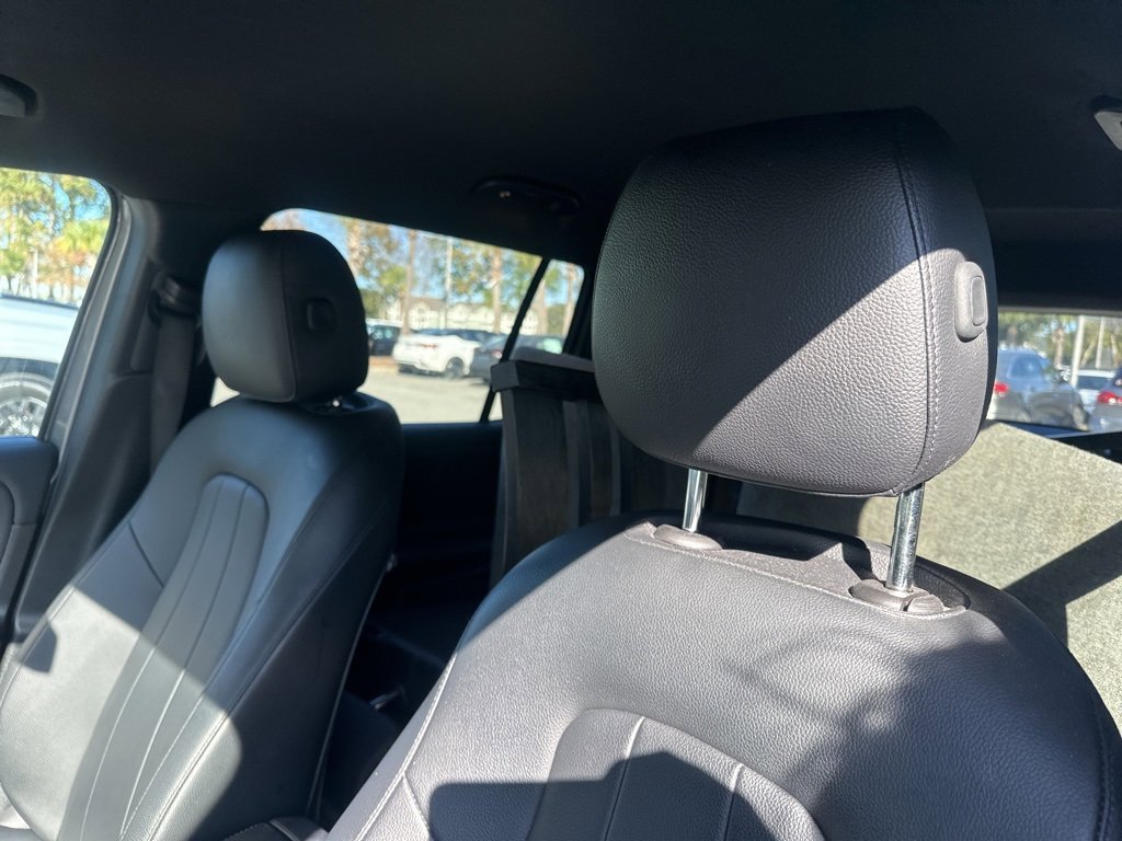 2021 Mercedes Benz GLB 250 photo 2