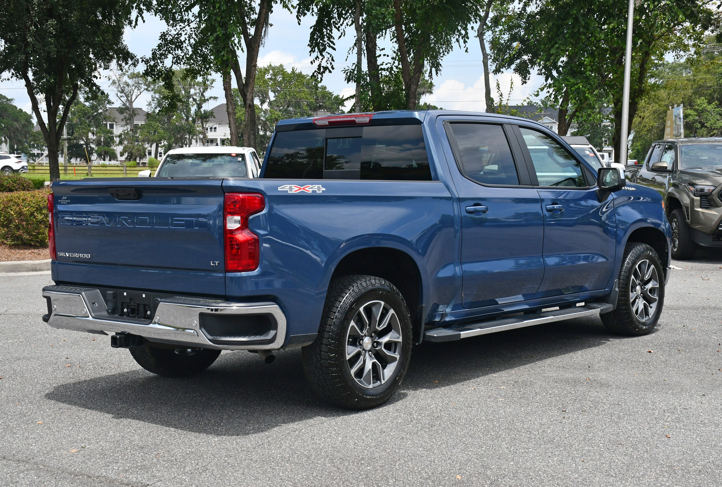 2024 Chevrolet Silverado 1500 LT photo 4