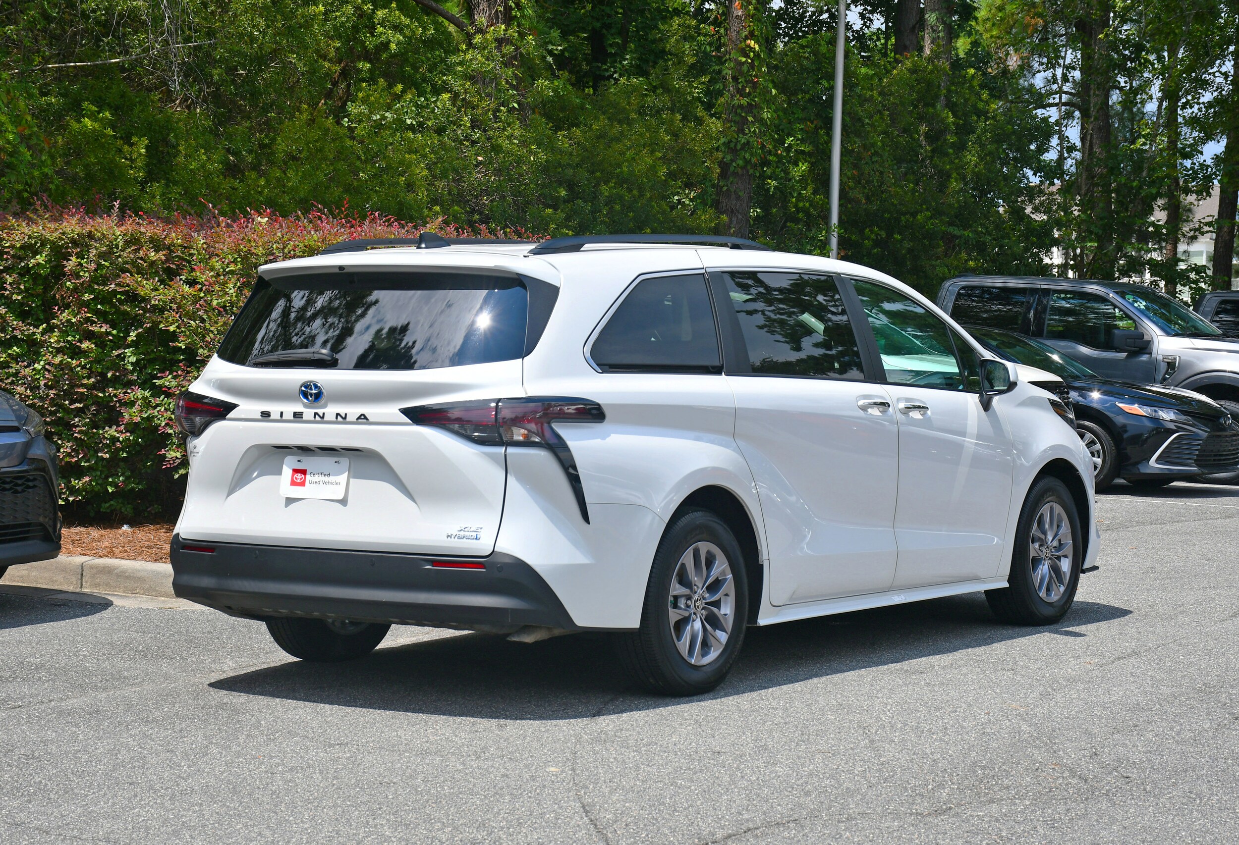 2024 Toyota Sienna XLE photo 4