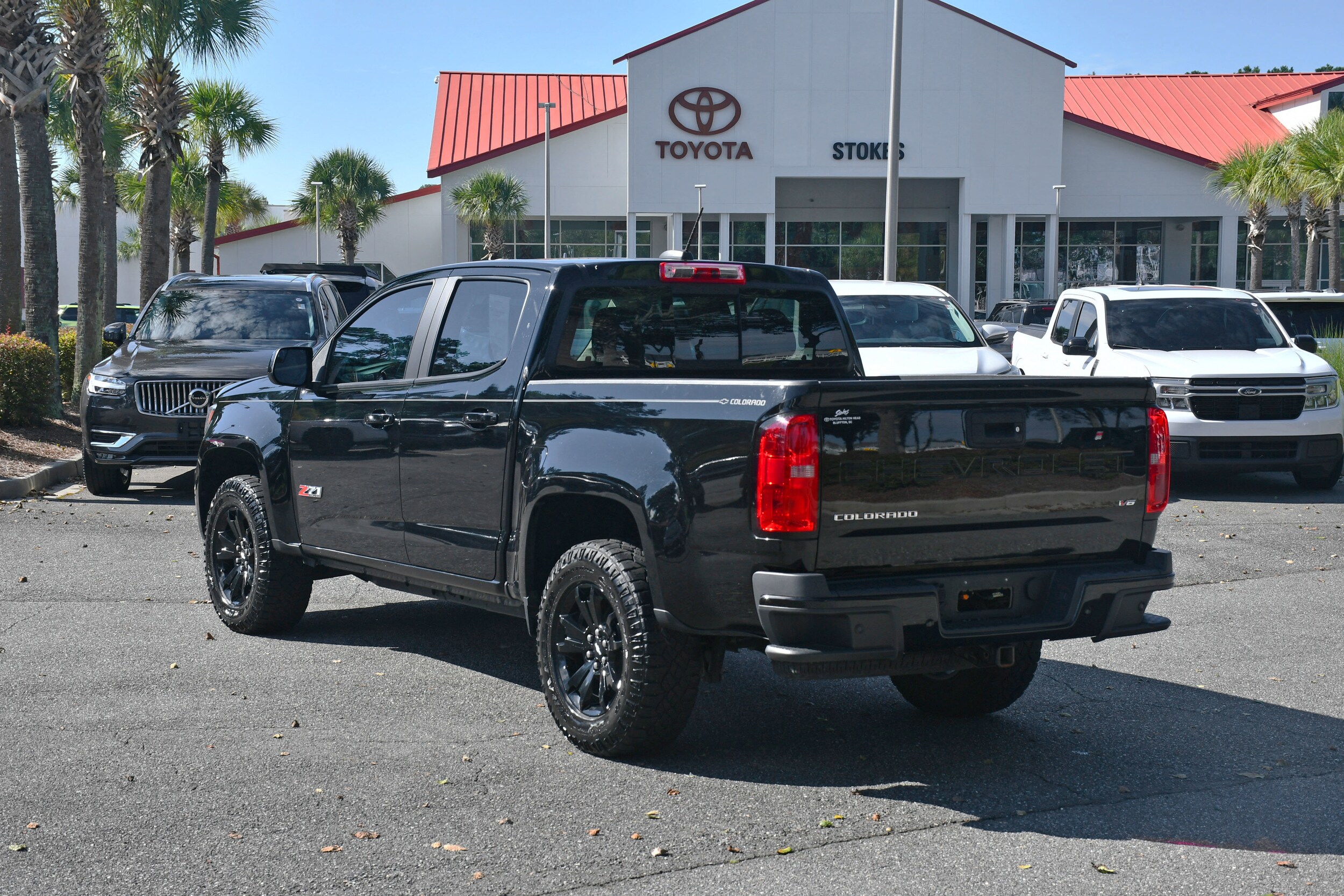 2022 Chevrolet Colorado Z71 photo 2