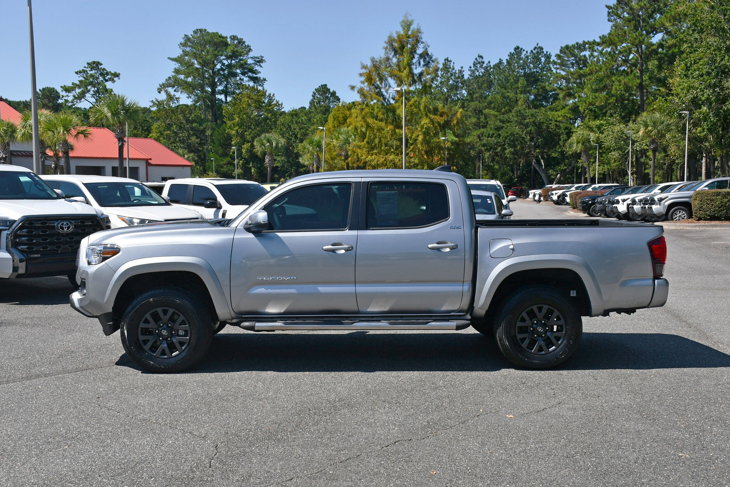 2023 Toyota Tacoma SR Double Cab V6 photo 2