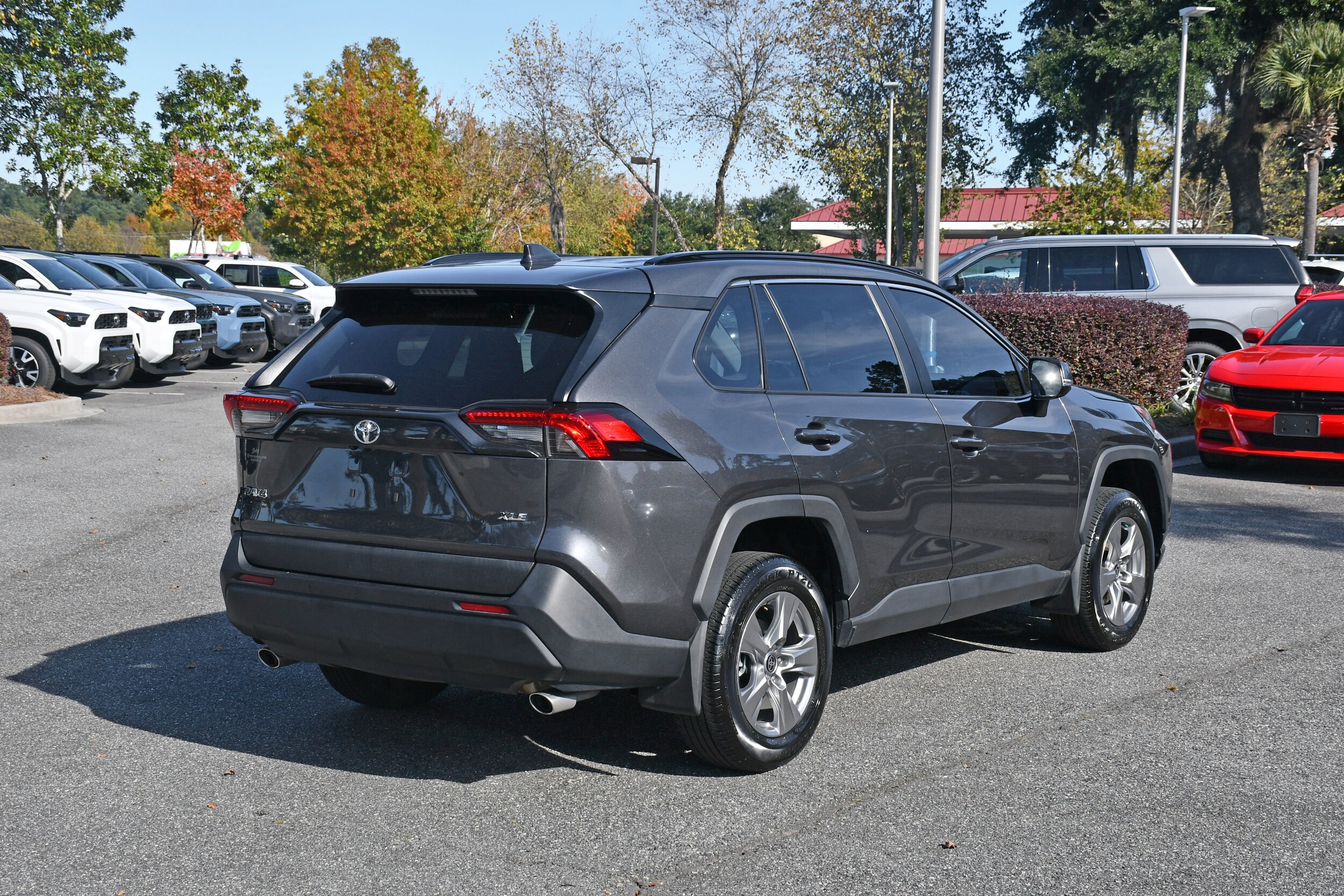 2024 Toyota RAV4 XLE photo 4