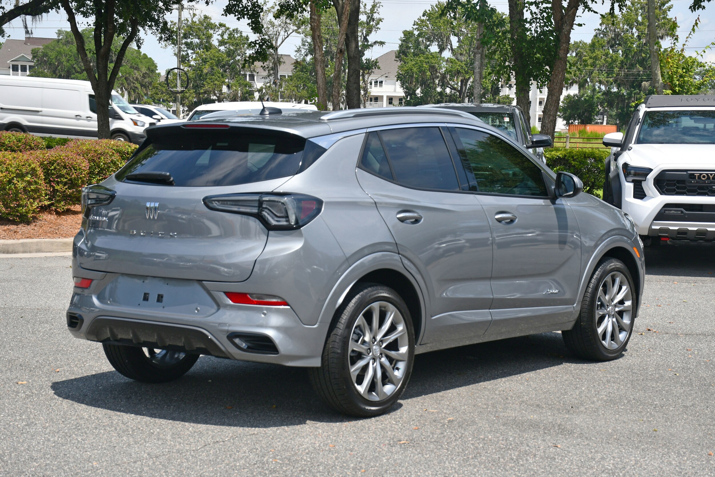 2025 Buick Encore GX Avenir photo 4