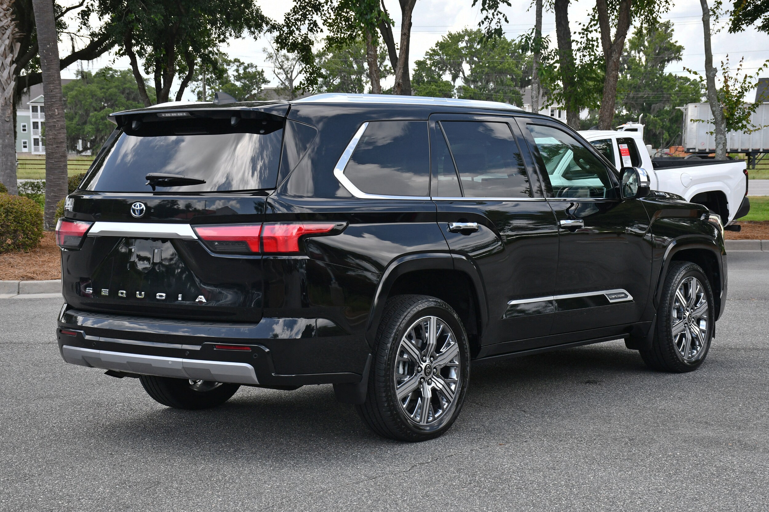 2024 Toyota Sequoia Capstone photo 4
