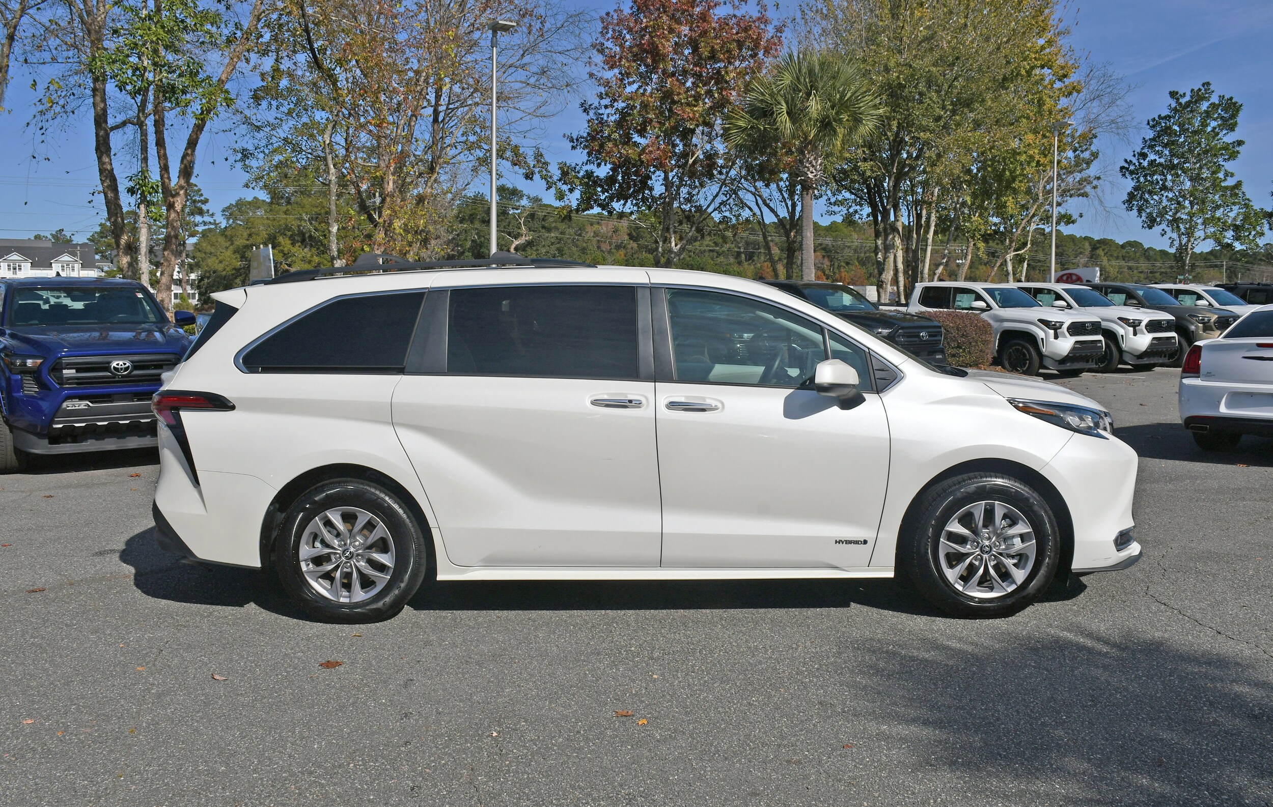 2021 Toyota Sienna XLE photo 4