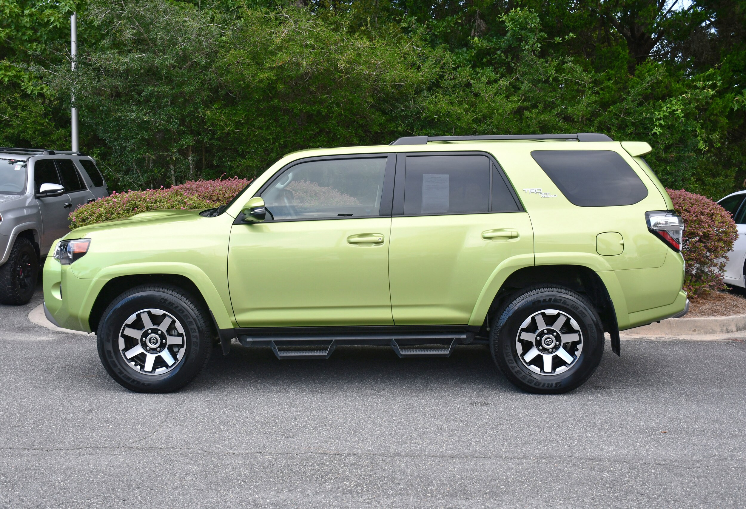 2023 Toyota 4Runner TRD Premium photo 2