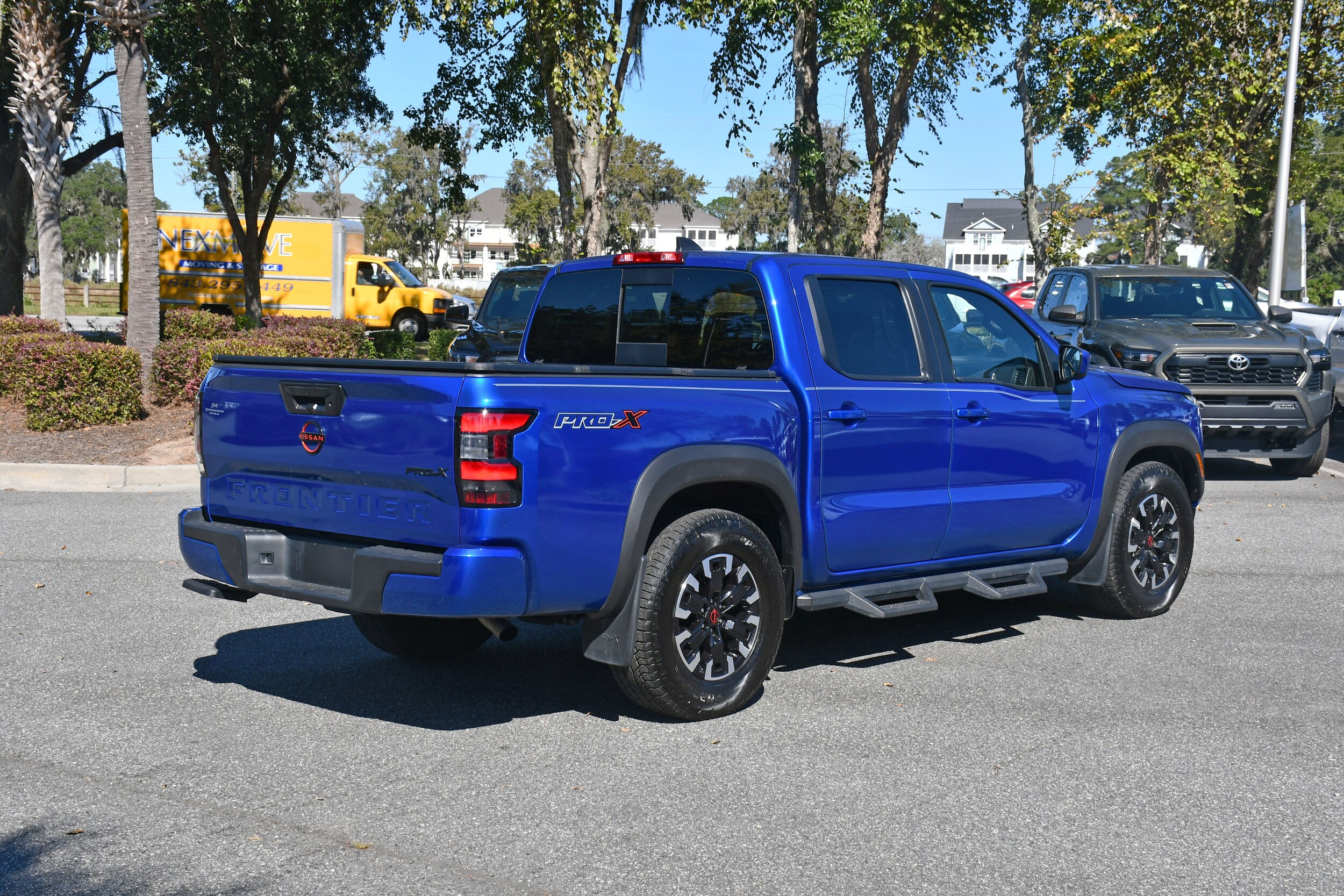 2024 Nissan Frontier PRO-X Crew Cab photo 2