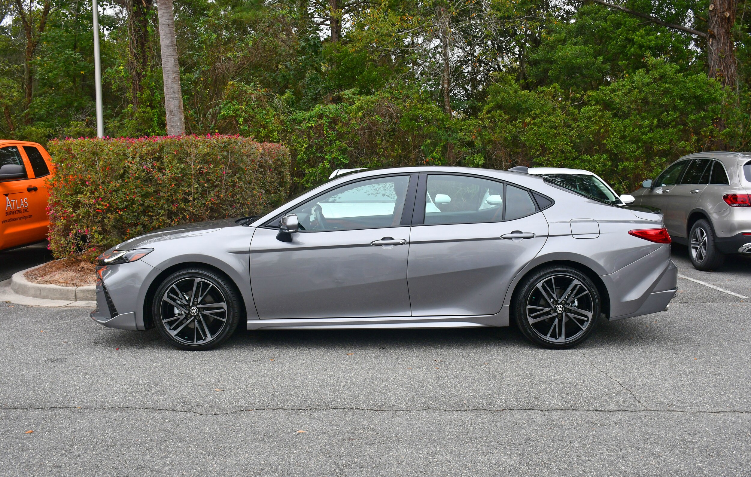 2025 Toyota Camry XSE photo 2