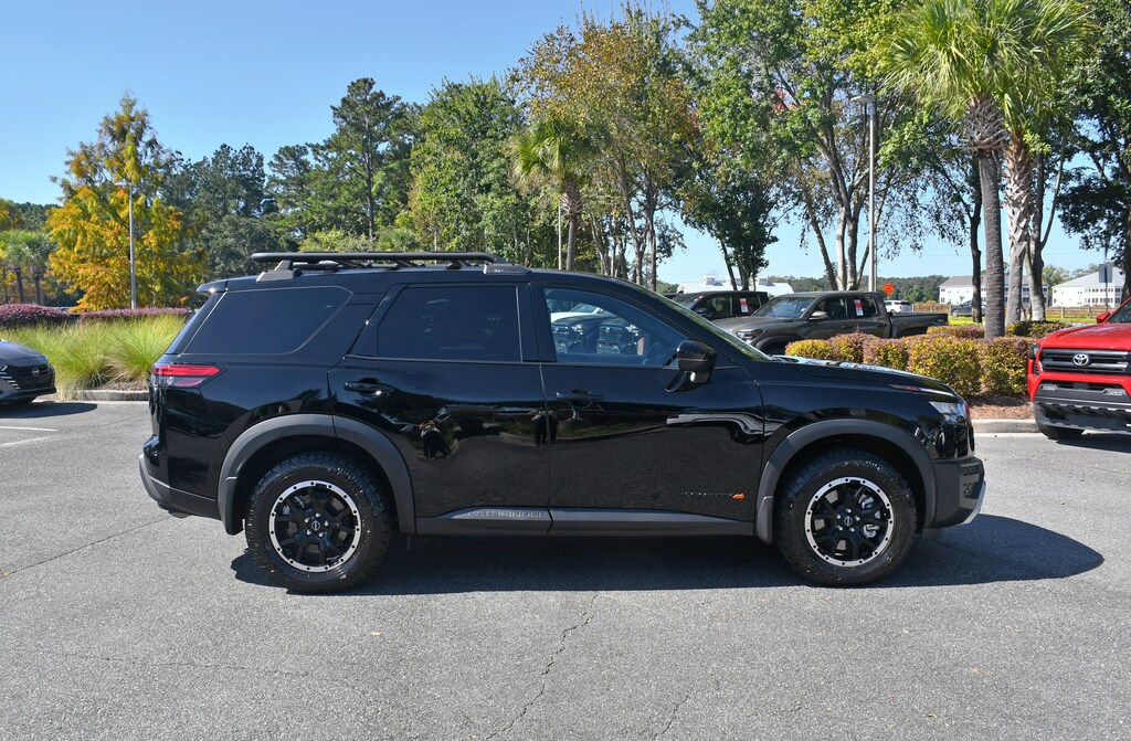 Used 2025 Nissan Pathfinder Rock Creek Rock Creek 4WD