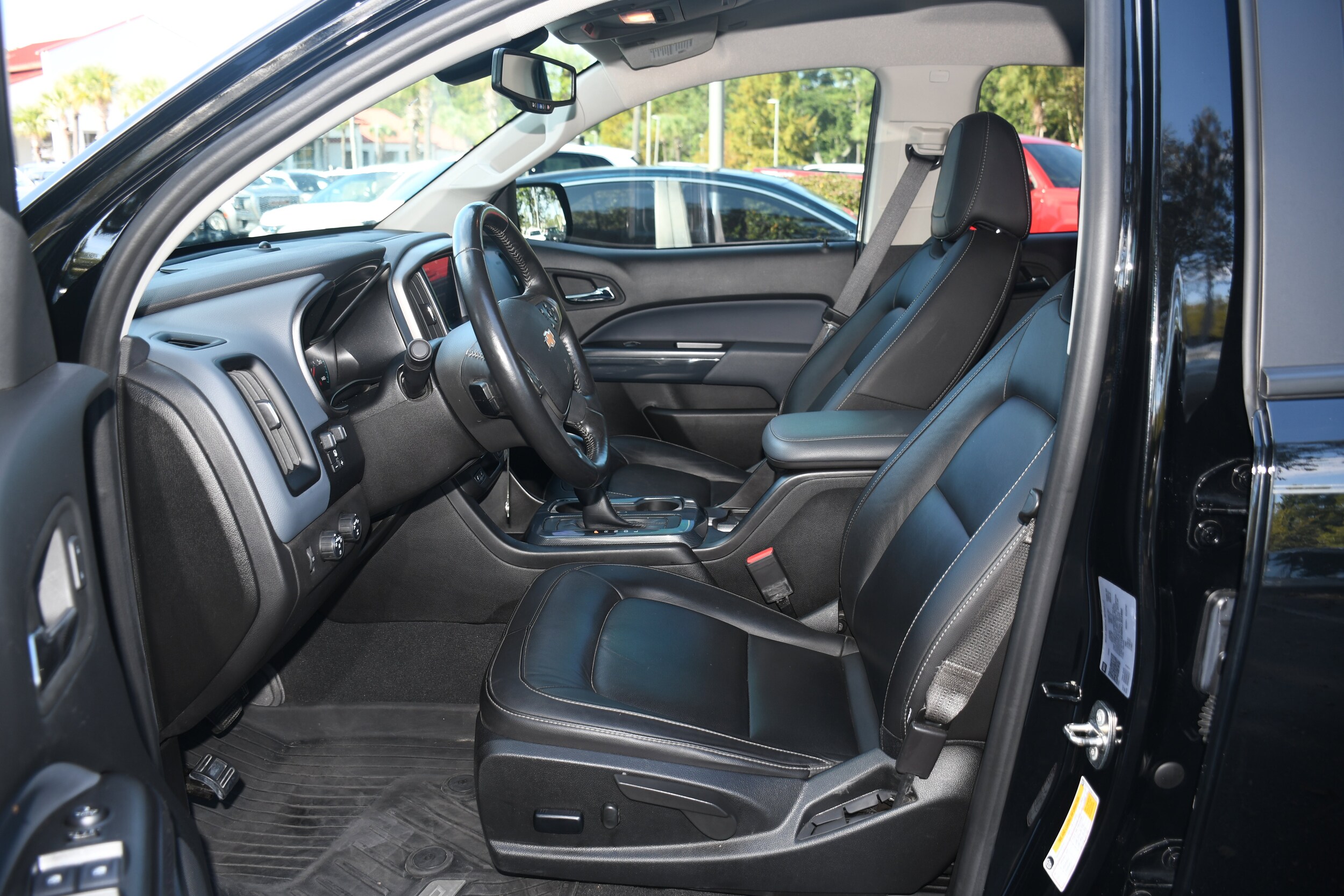 2022 Chevrolet Colorado Z71 photo 3