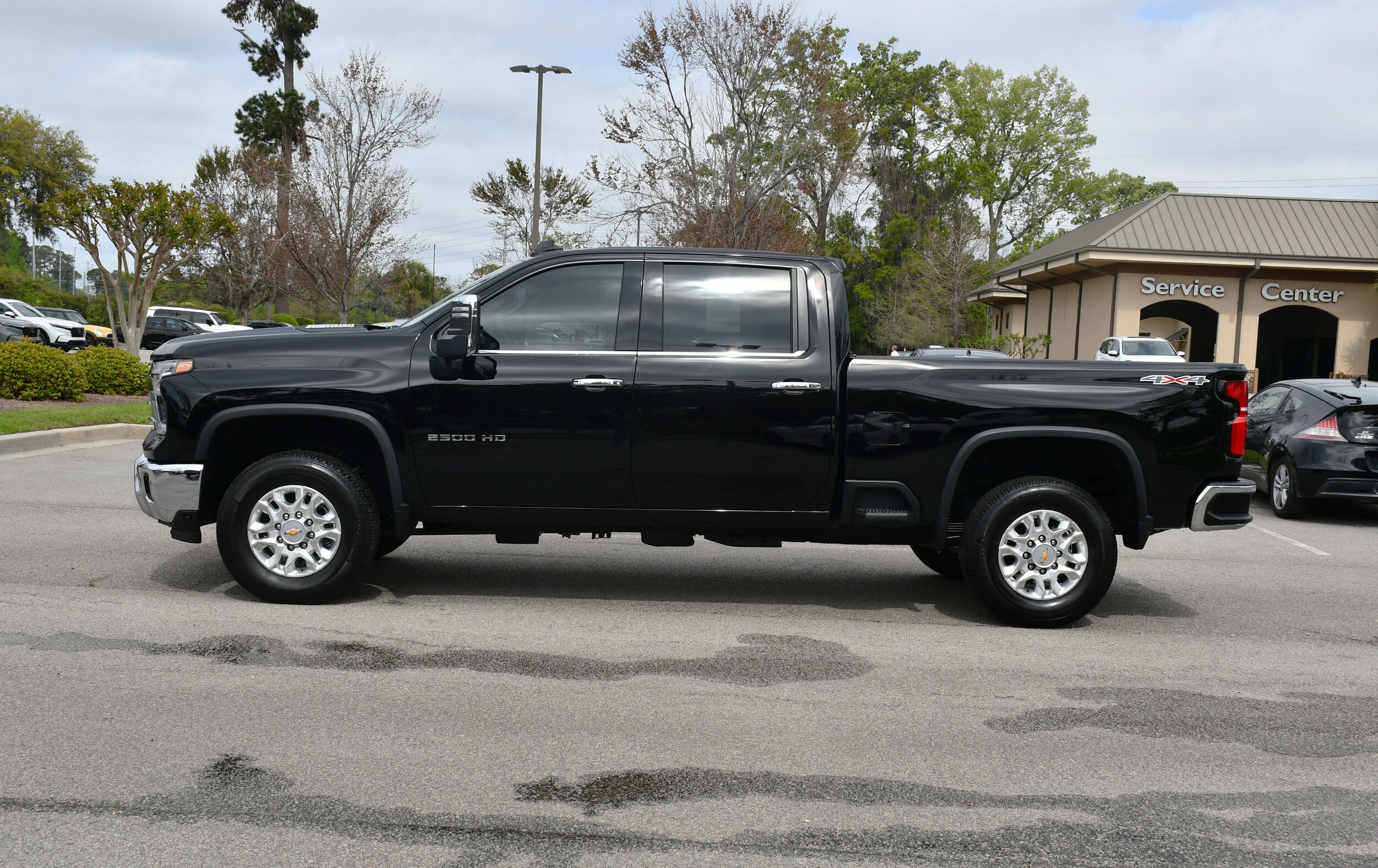 2025 Chevrolet Silverado 2500HD LTZ photo 2