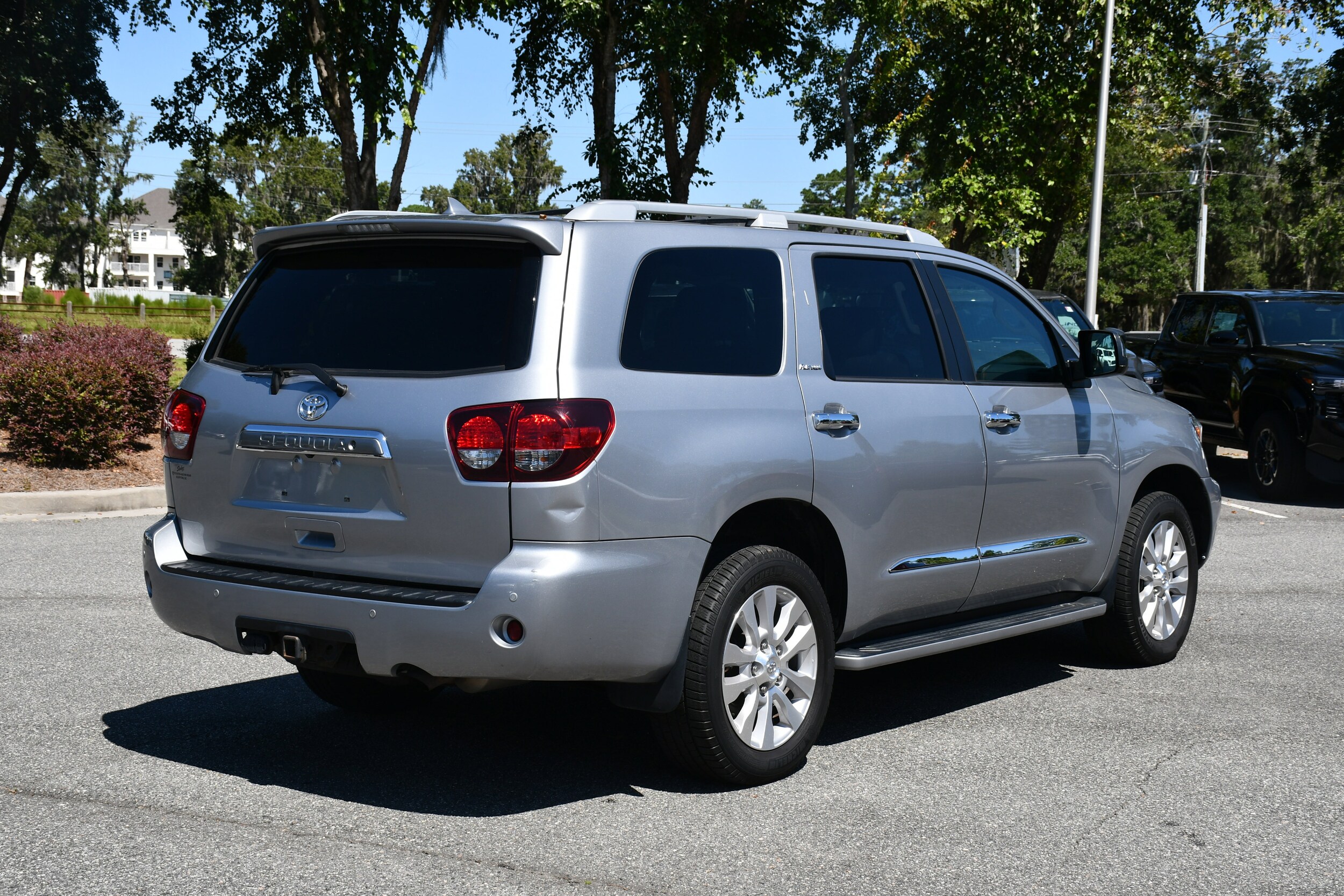 2018 Toyota Sequoia Platinum photo 2