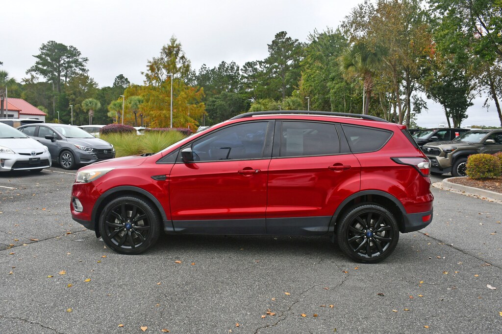 Used 2017 Ford Escape SE SE FWD