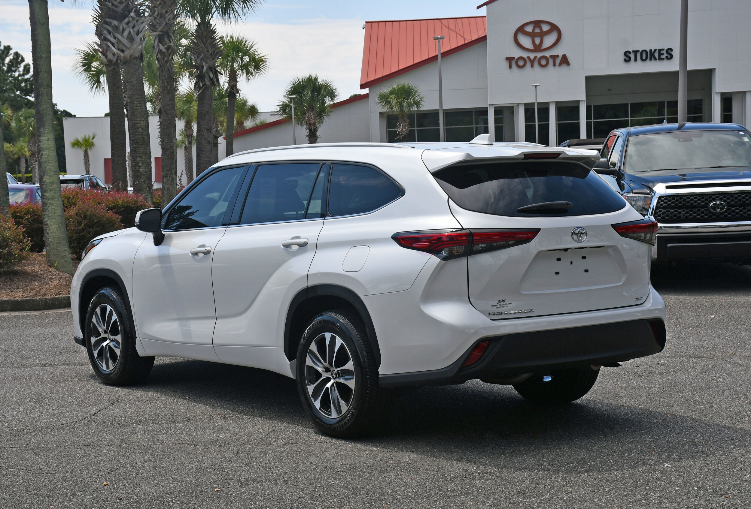 2024 Toyota Sienna XLE photo 3