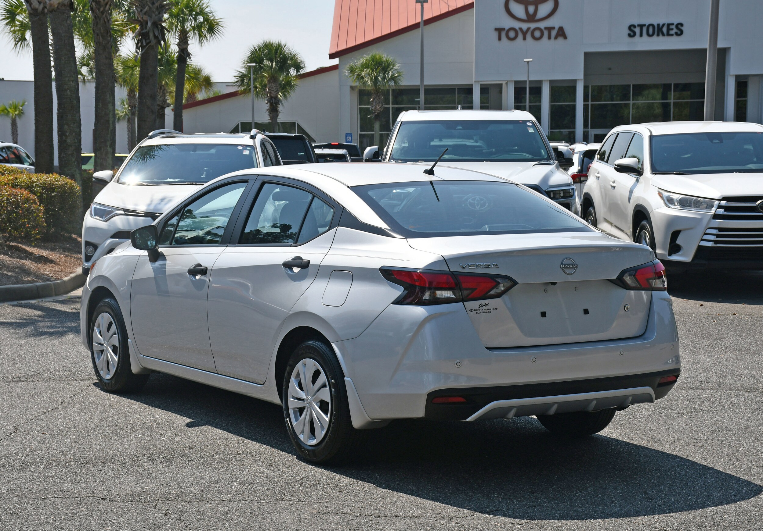2024 Nissan Versa 1.6 S photo 3