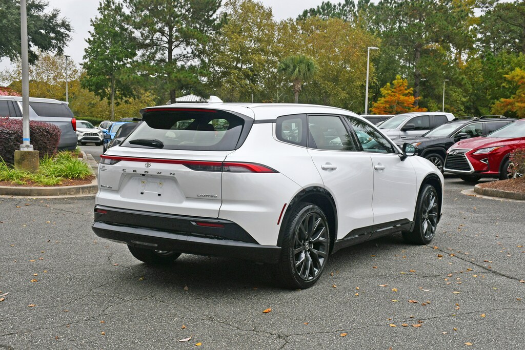 Used 2025 Toyota Crown Signia Limited Limited AWD