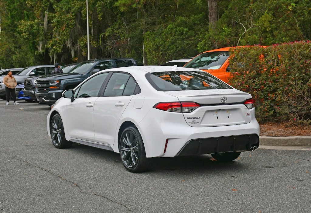 Used 2025 Toyota Corolla SE SE CVT
