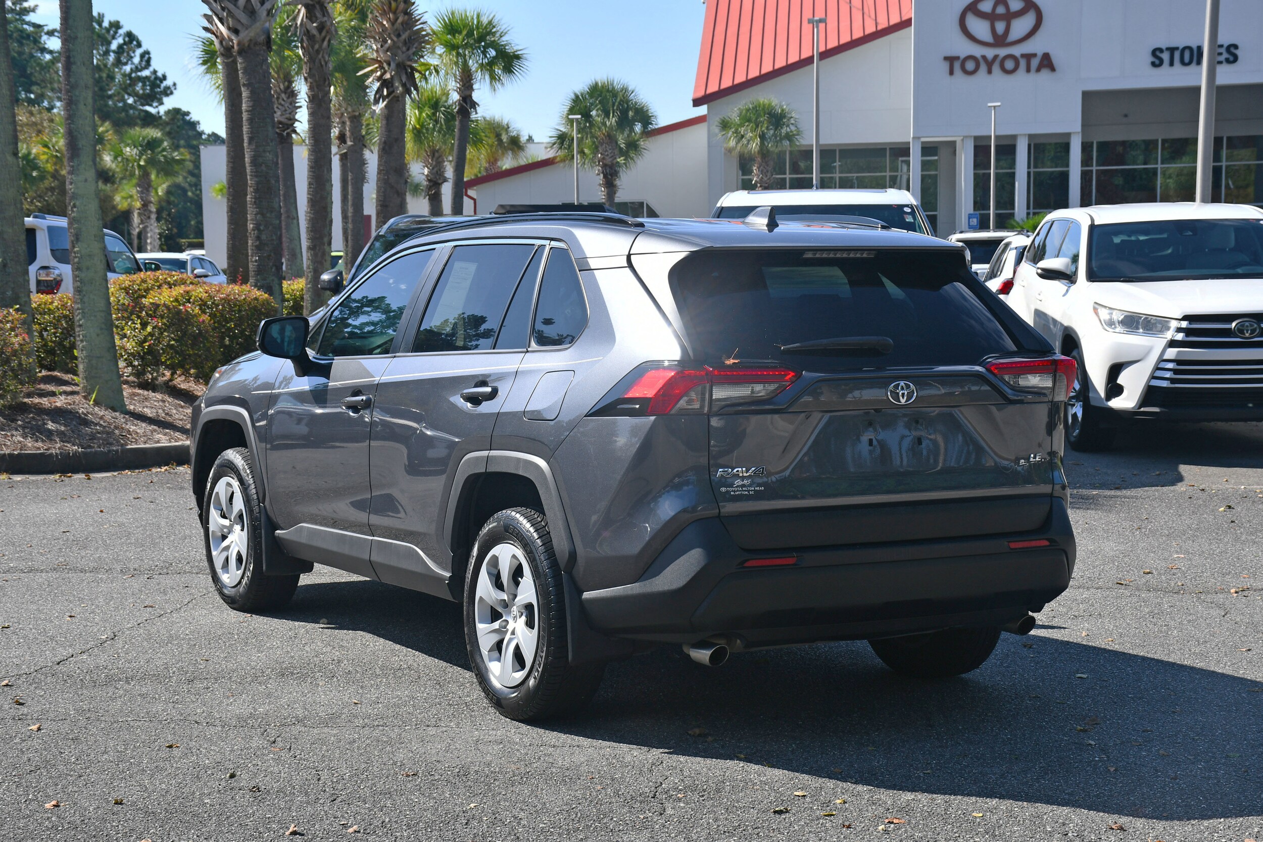 2020 Toyota RAV4 LE photo 3