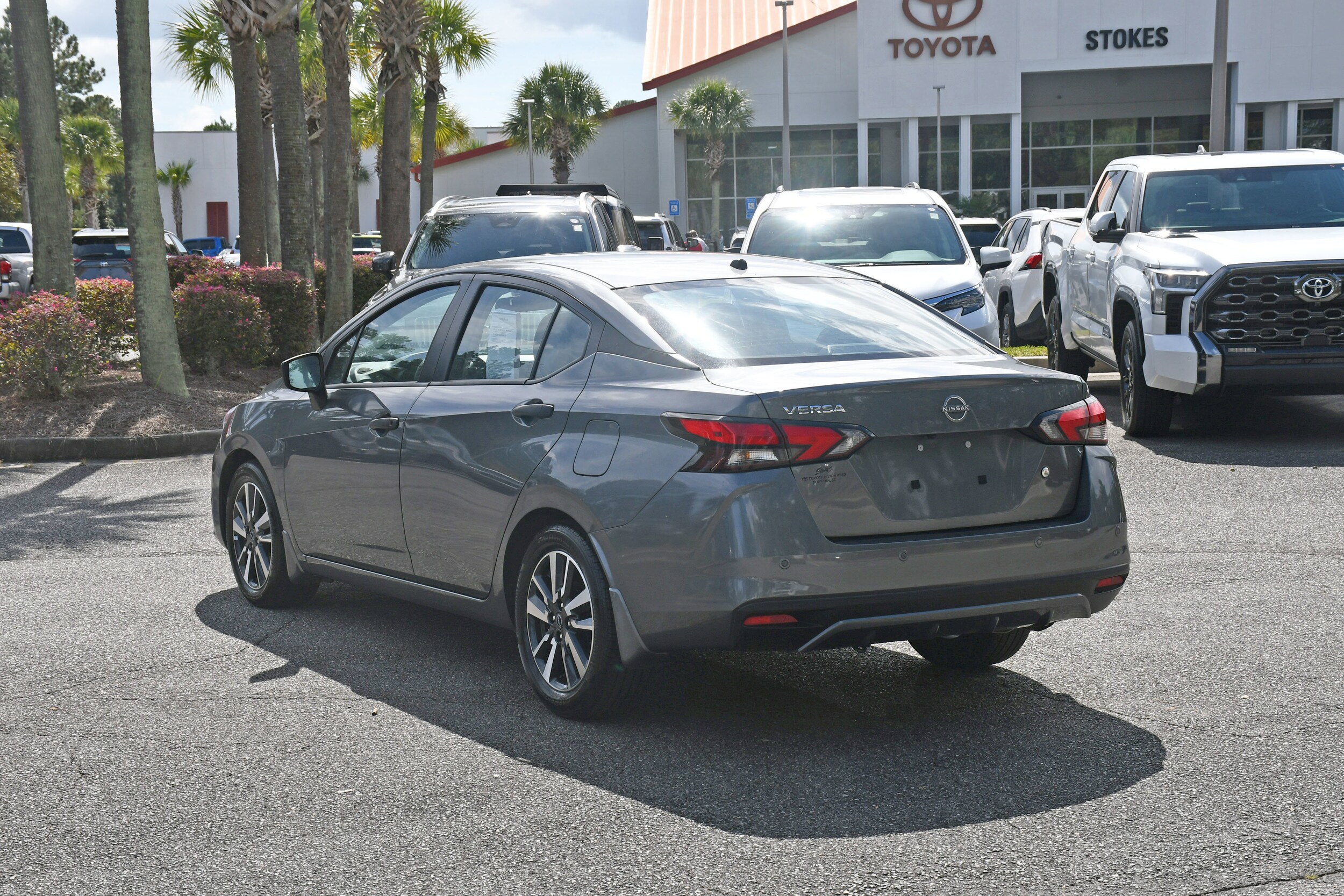2023 Nissan Versa S photo 3