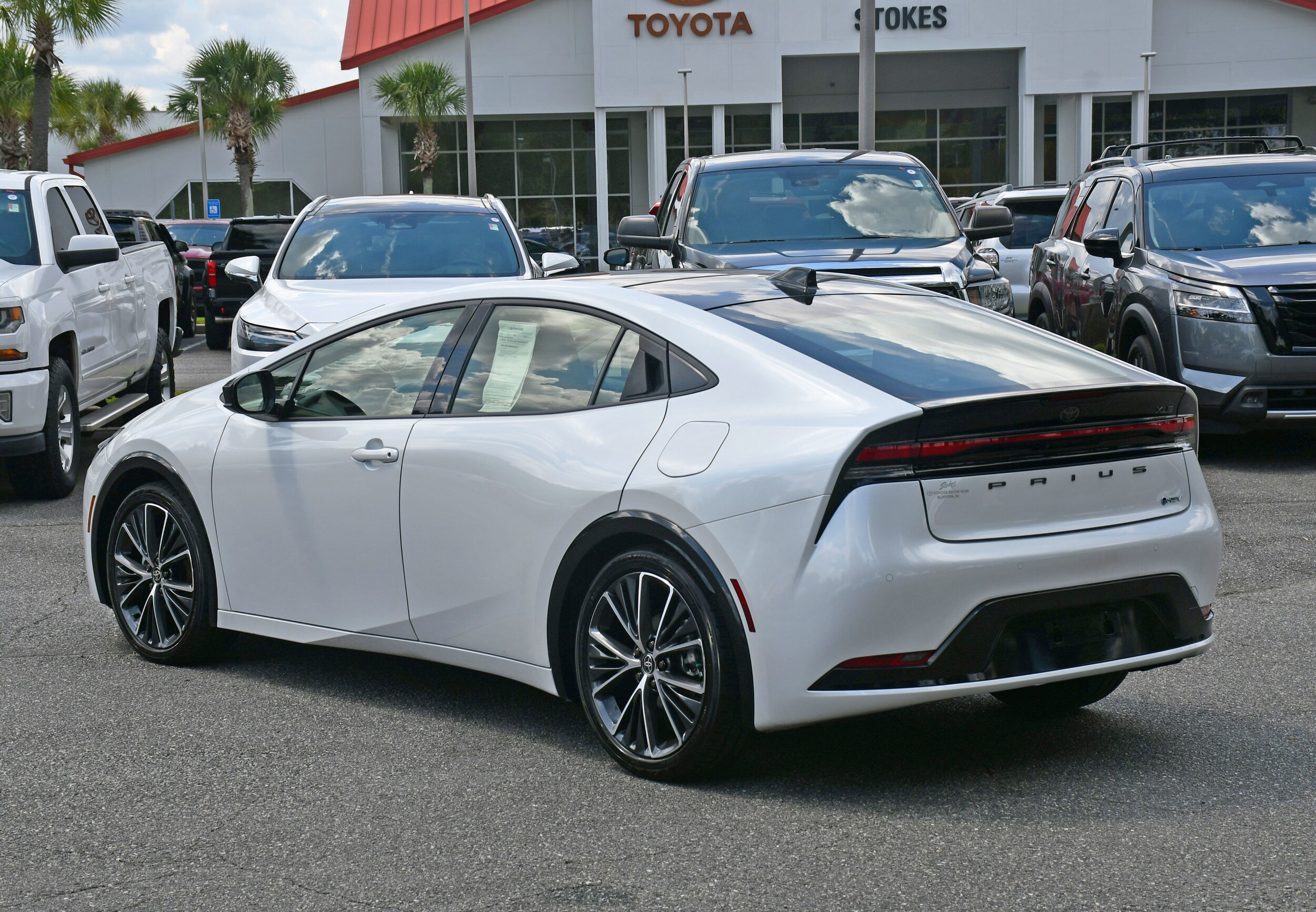2024 Toyota Prius XLE photo 3