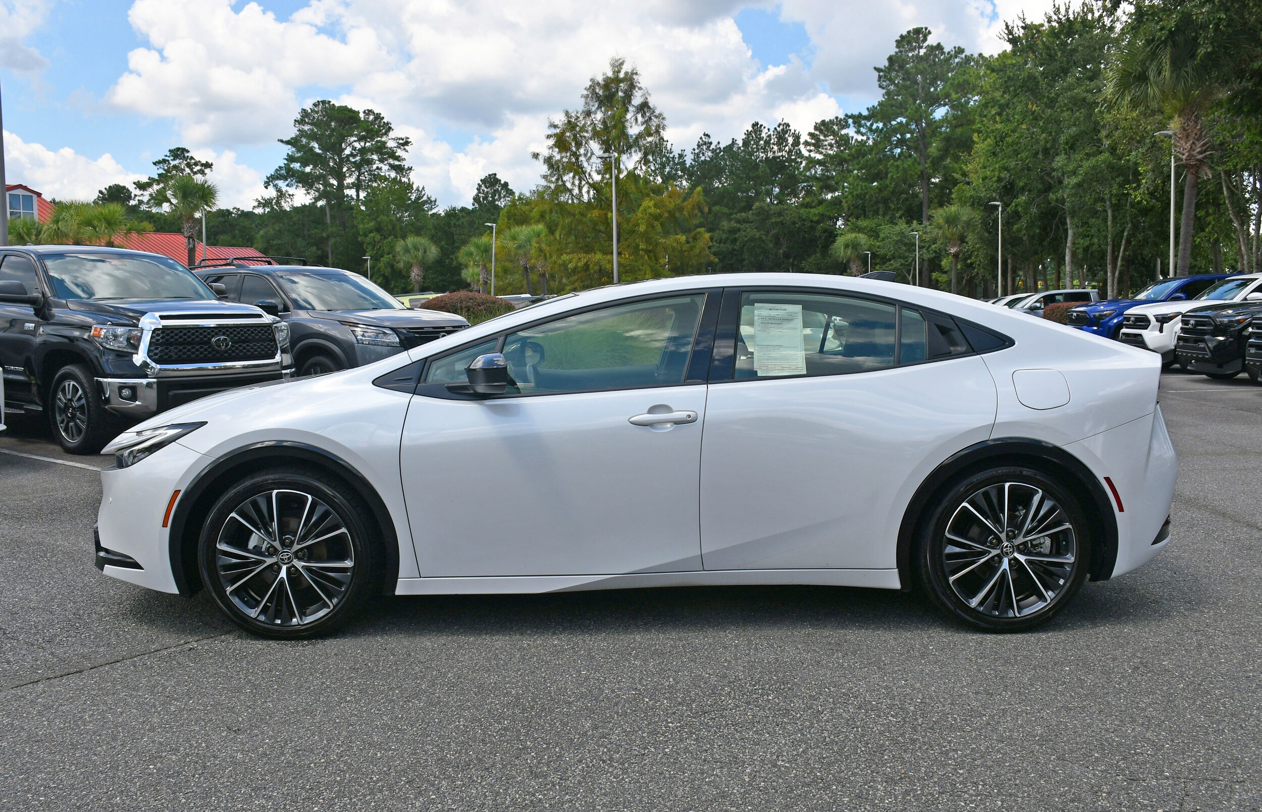 2024 Toyota Prius XLE photo 2