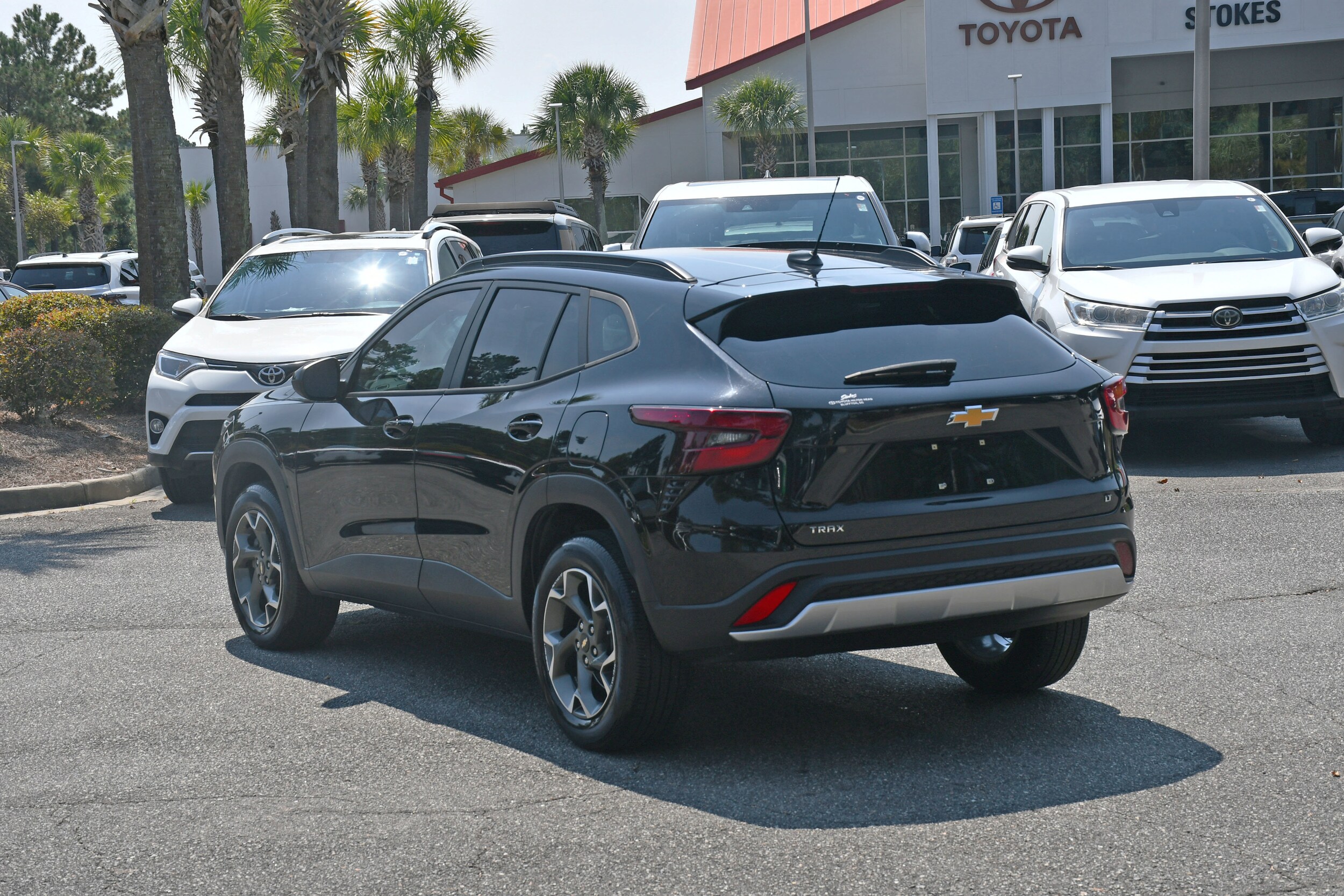 2024 Chevrolet Trax LT photo 2