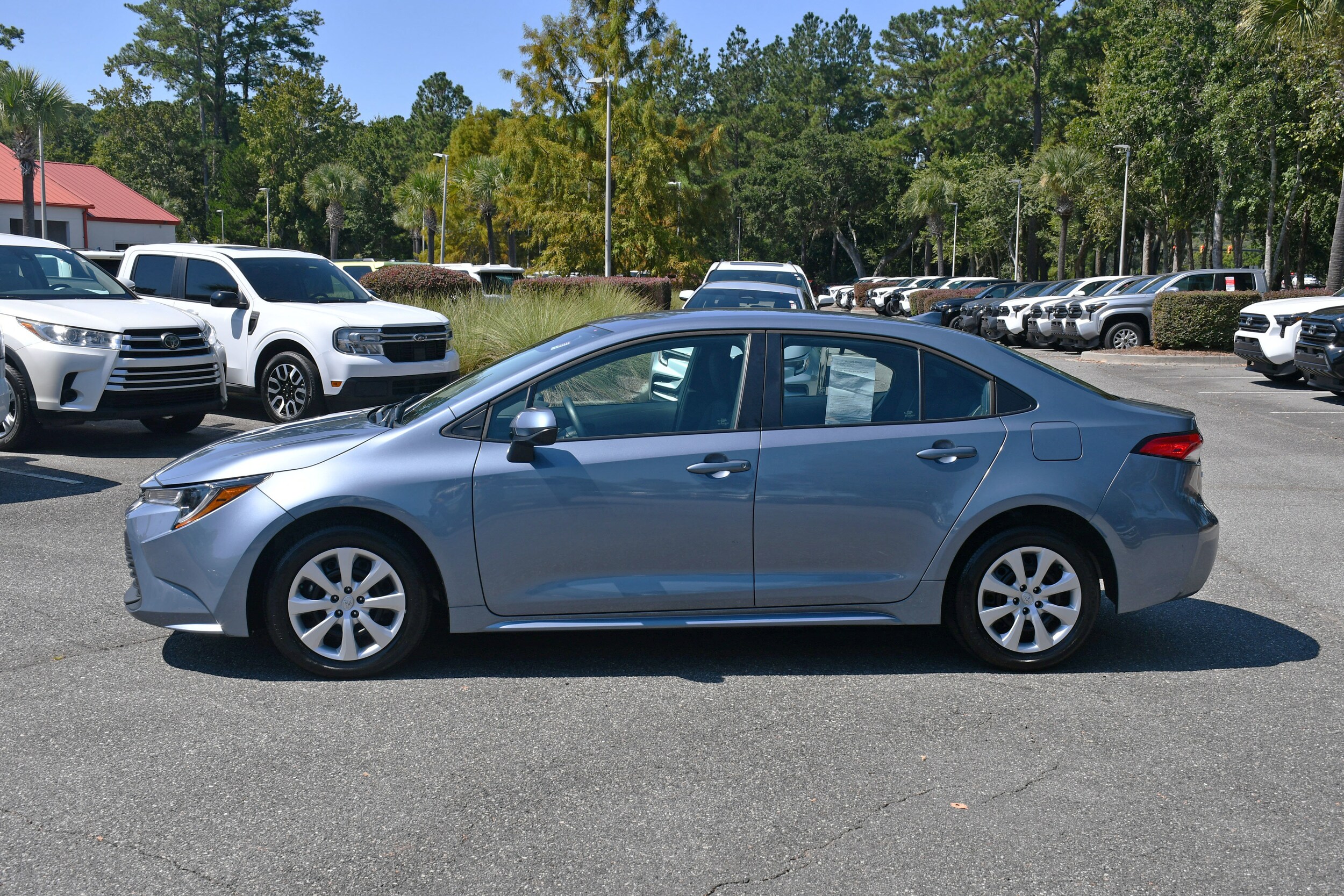 2024 Toyota Corolla LE photo 2