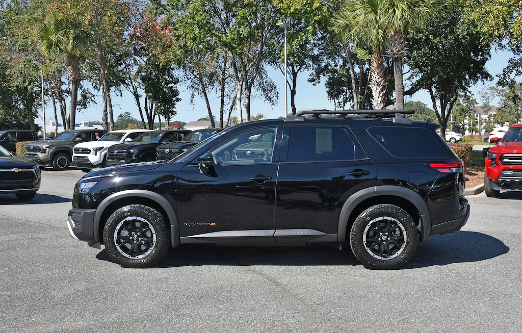 Used 2025 Nissan Pathfinder Rock Creek Rock Creek 4WD