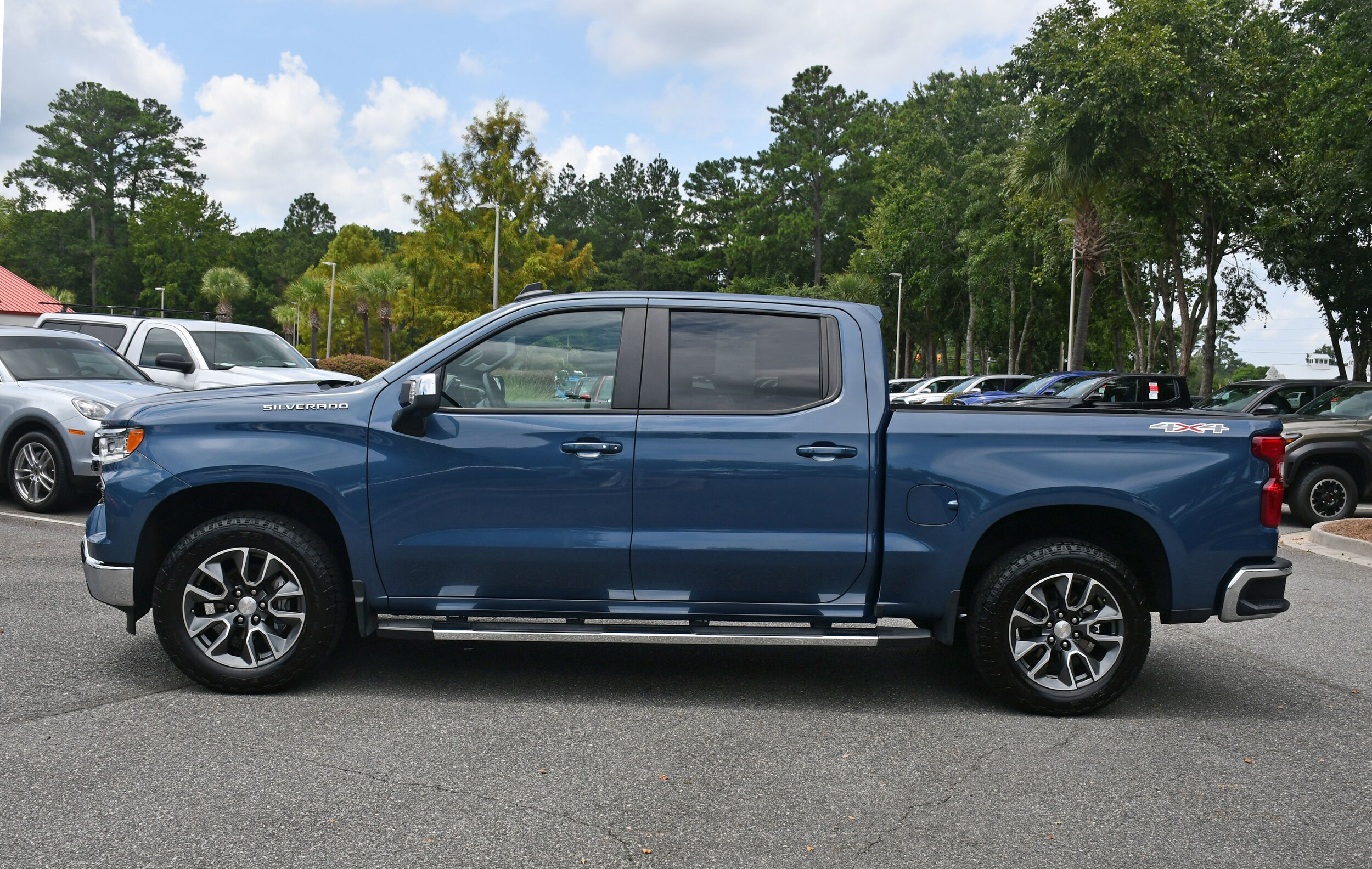 2024 Chevrolet Silverado 1500 LT photo 2