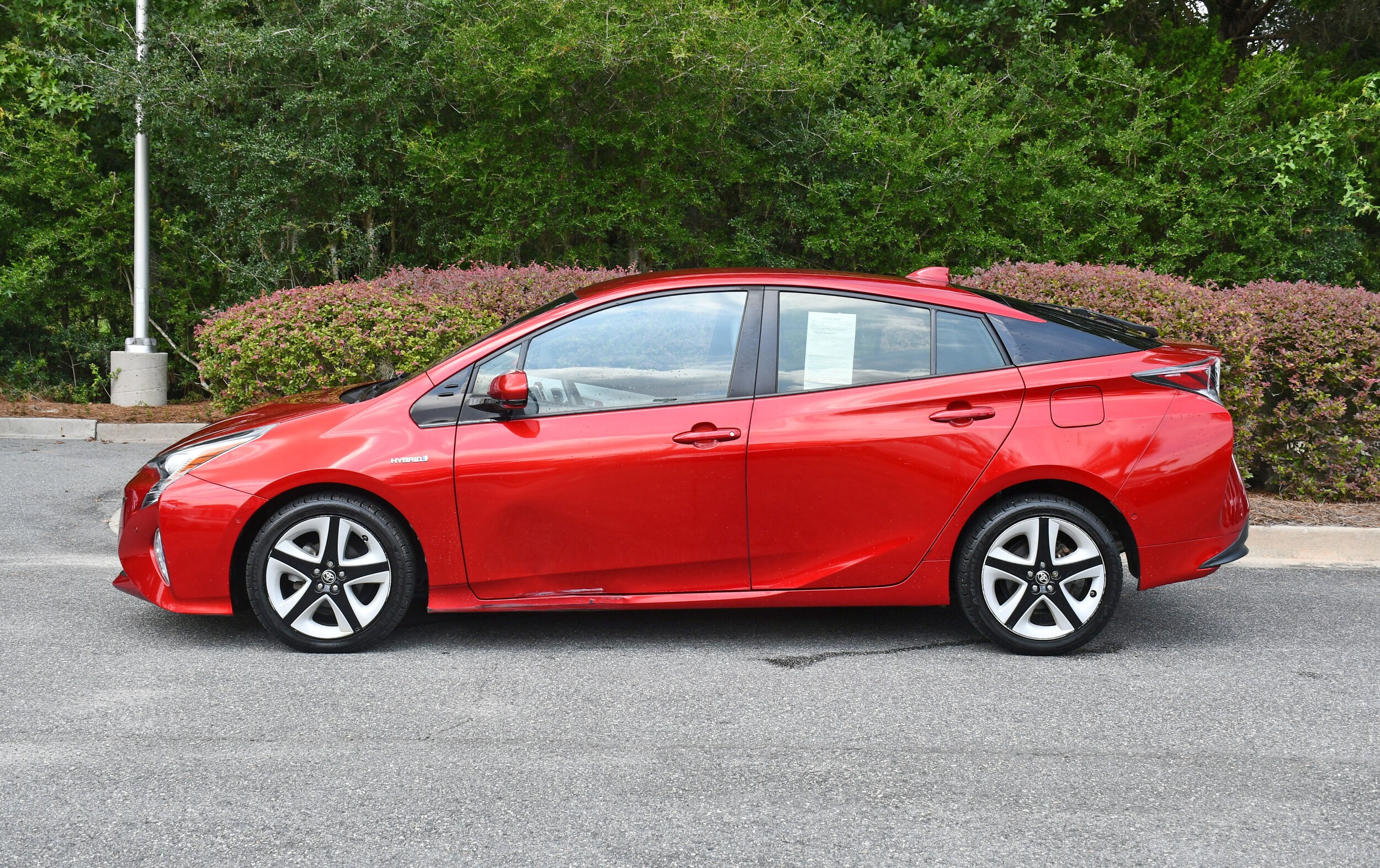 2018 Toyota Prius Four Touring photo 2