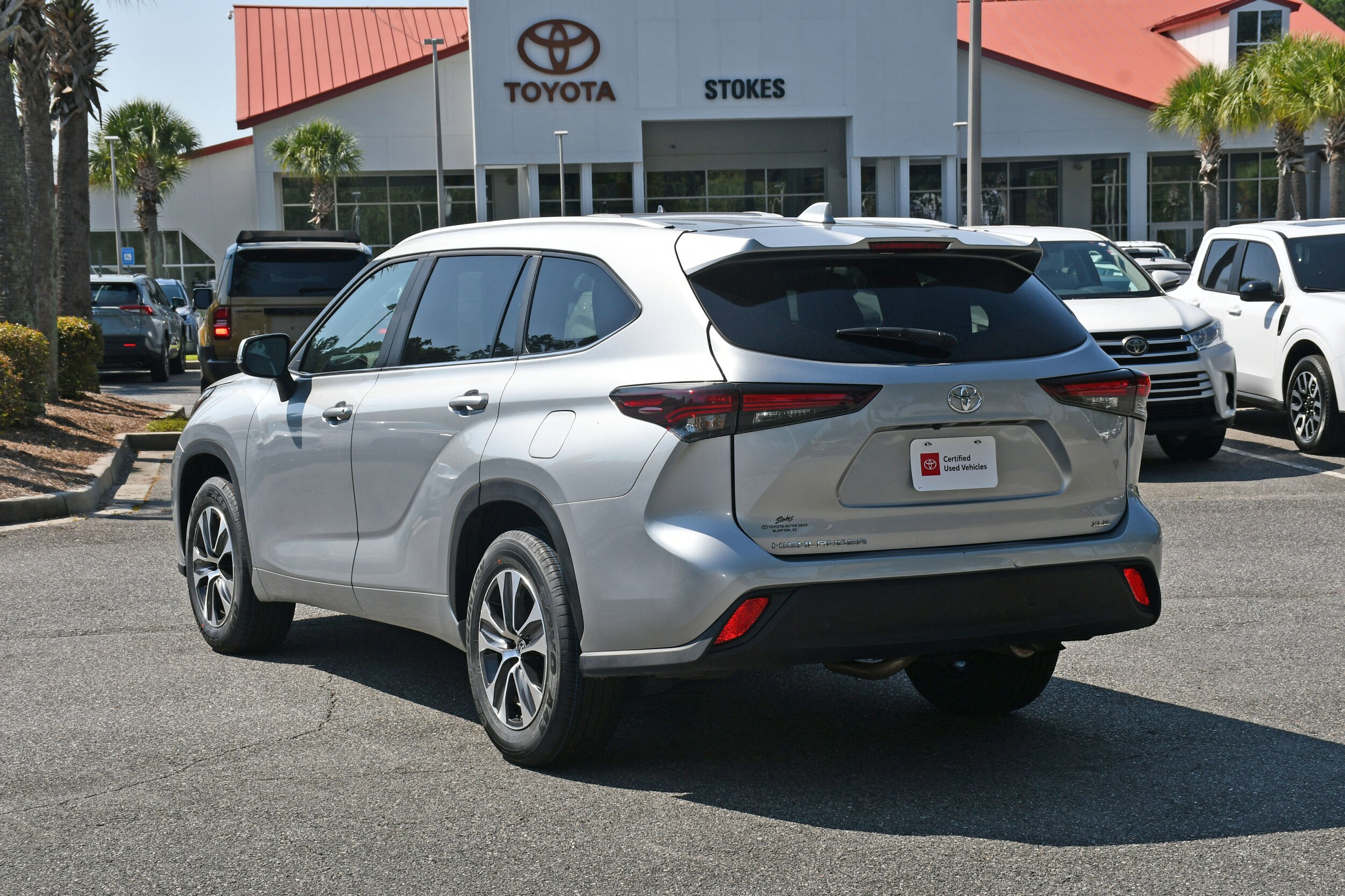 2024 Toyota Highlander XLE photo 2