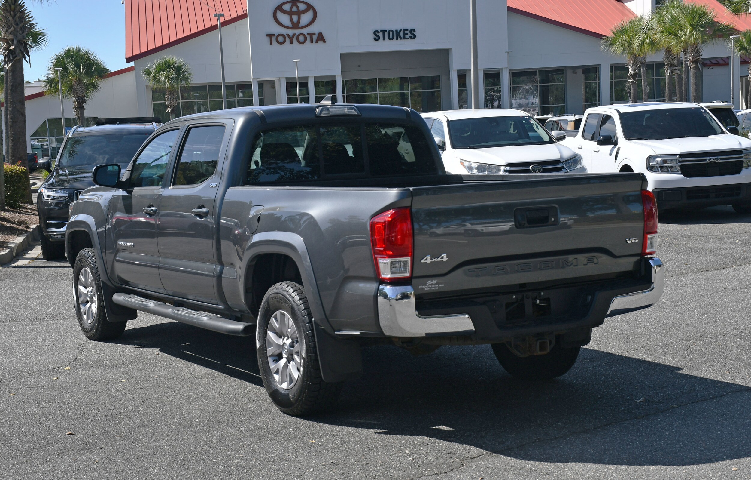 2017 Toyota Tacoma SR5 Double Cab V6 4x4 photo 3