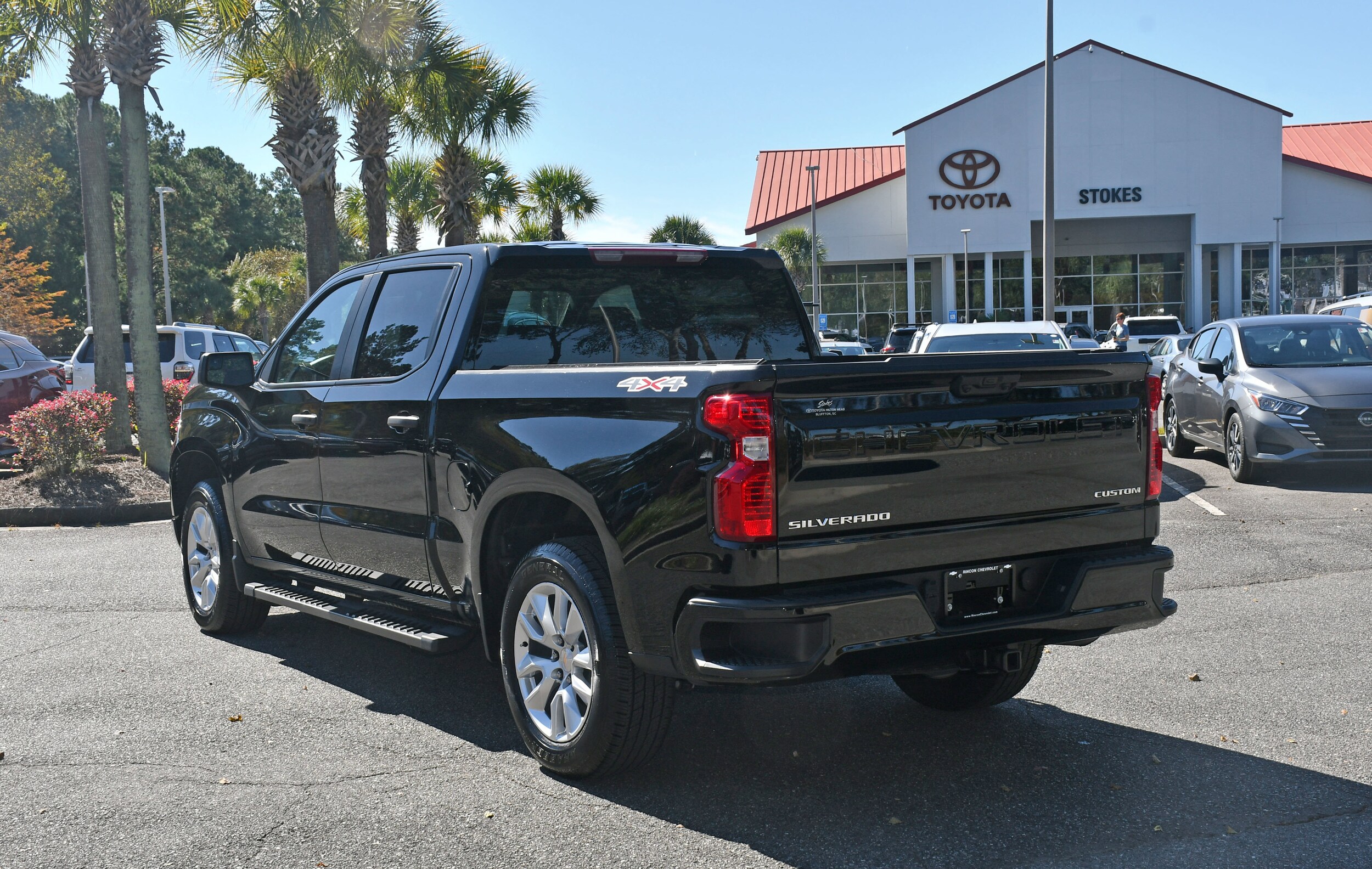 2025 Chevrolet Silverado 1500 Custom photo 3