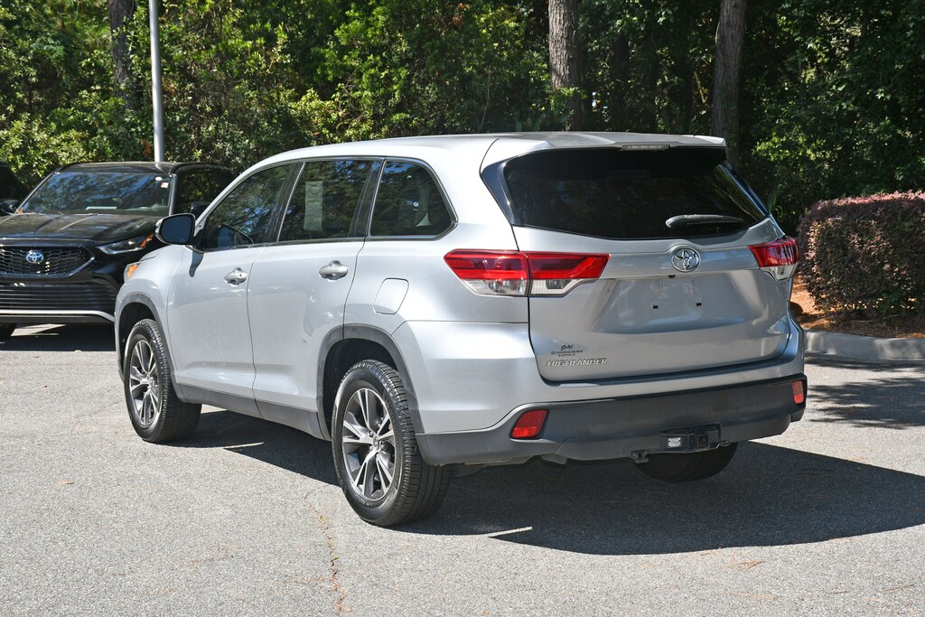 Used 2019 Toyota Highlander LE Plus LE Plus V6 FWD