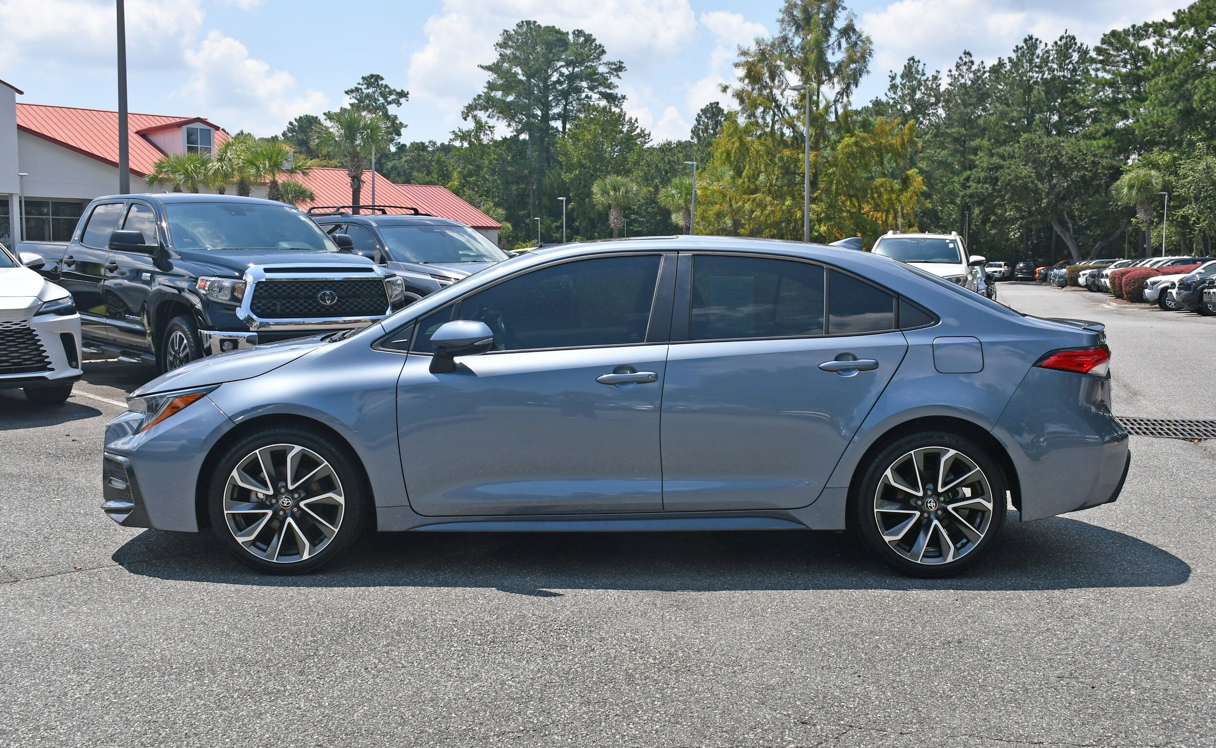 2022 Toyota Corolla SE photo 2