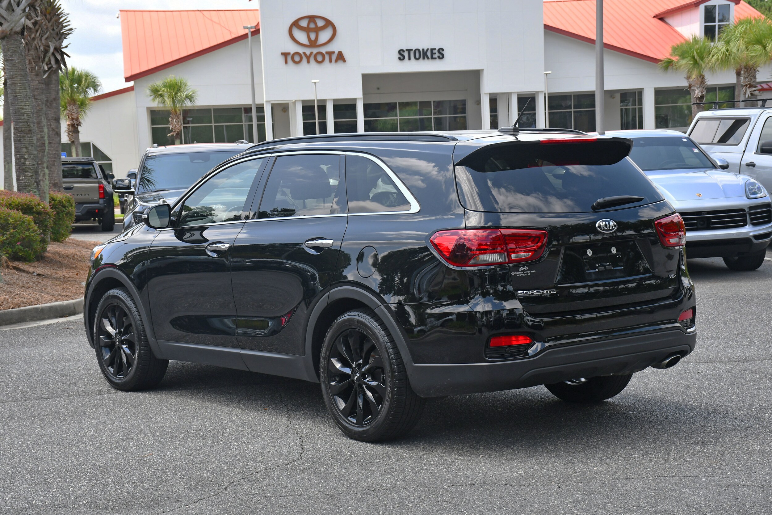 2020 Kia Sorento S photo 2