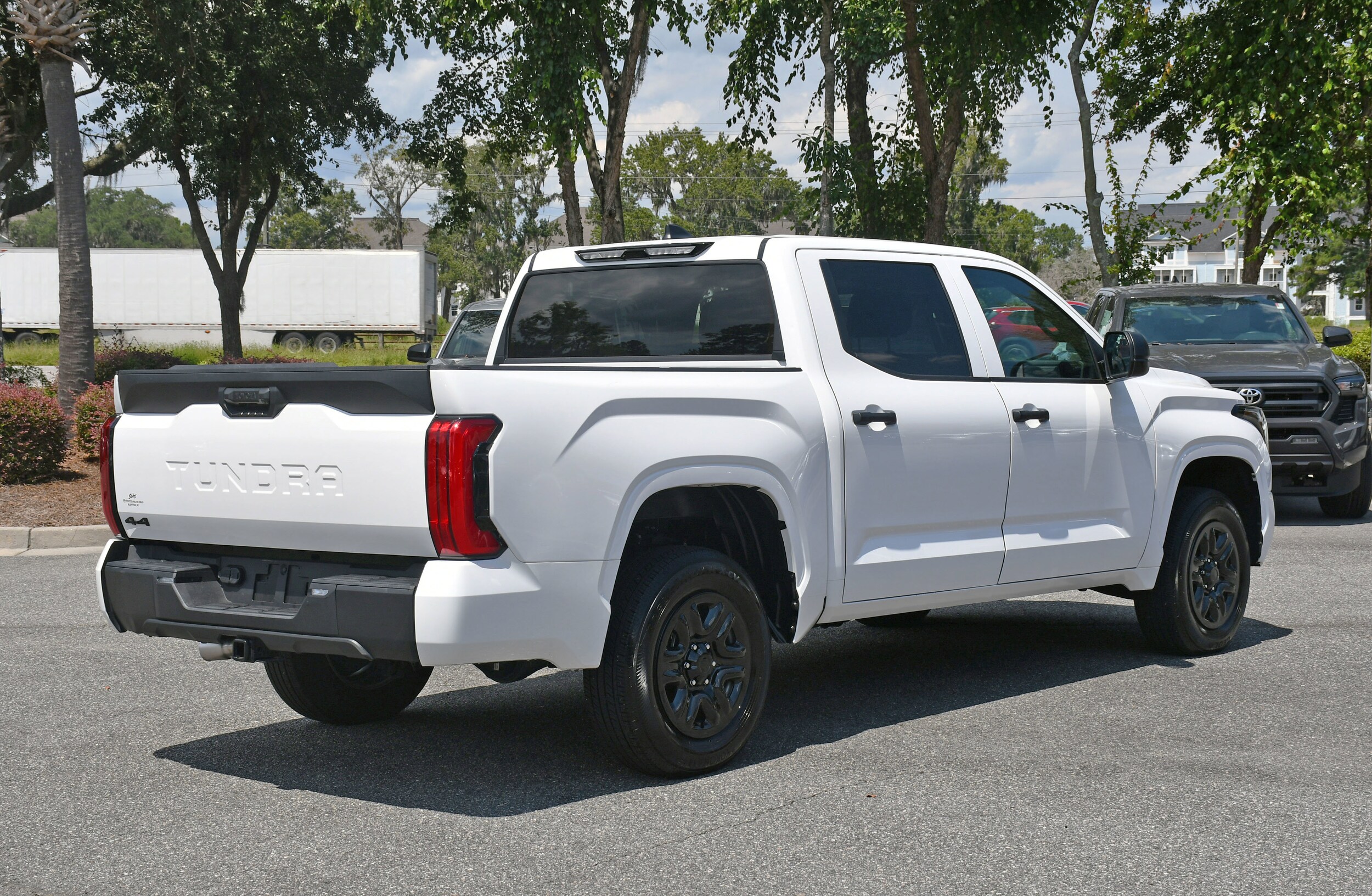 2025 Toyota Tundra SR CrewMax photo 4