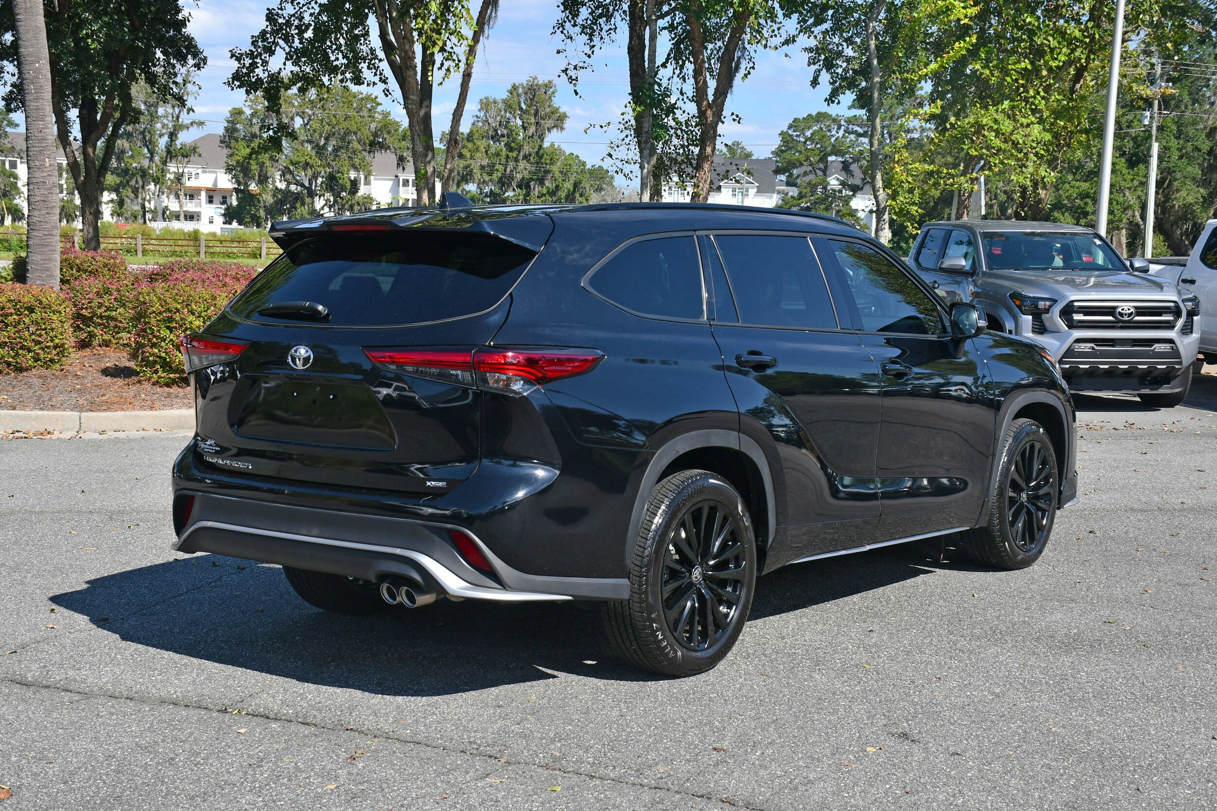 2023 Toyota Highlander XLE photo 3