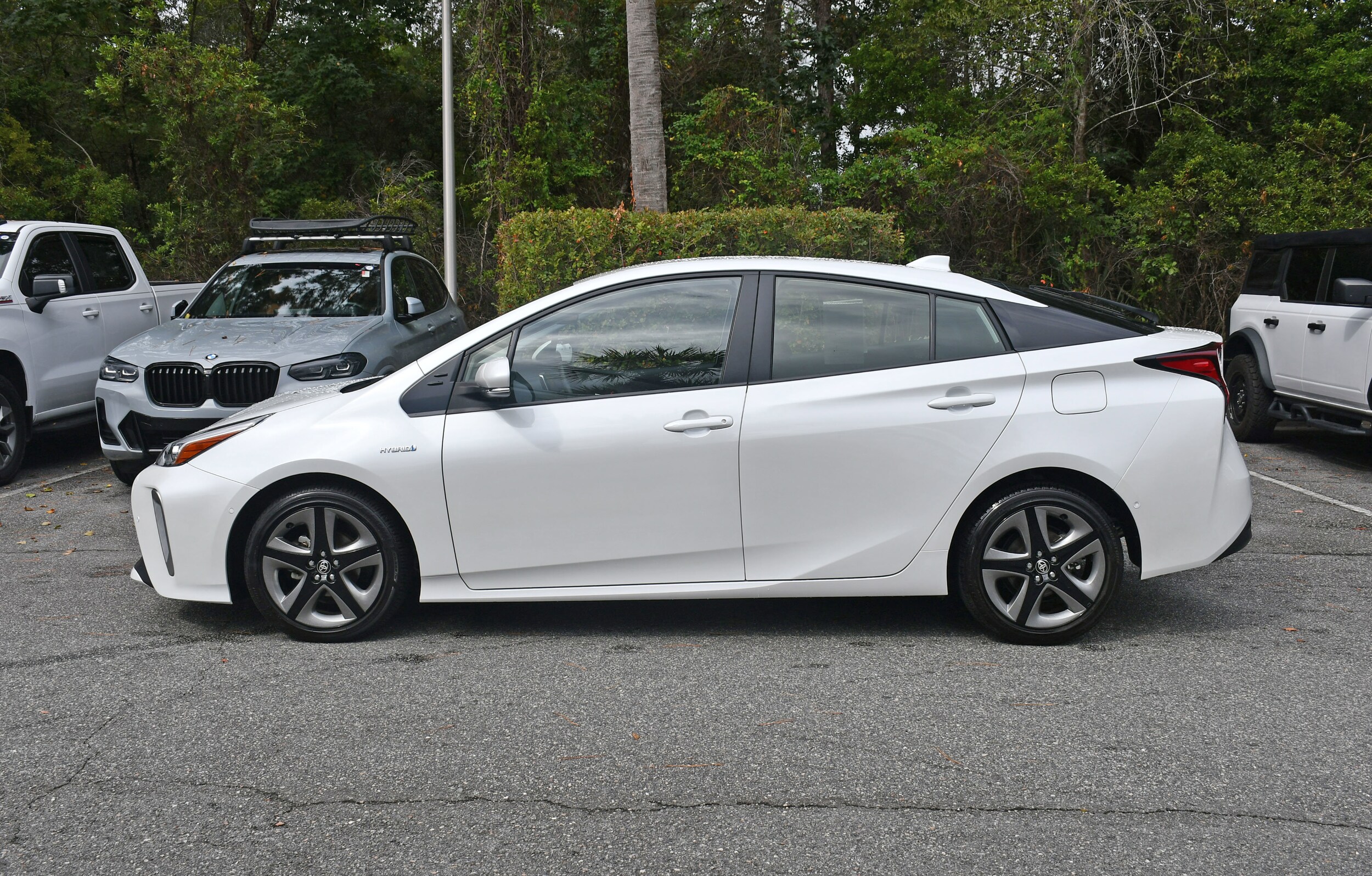 2022 Toyota Prius Limited photo 2