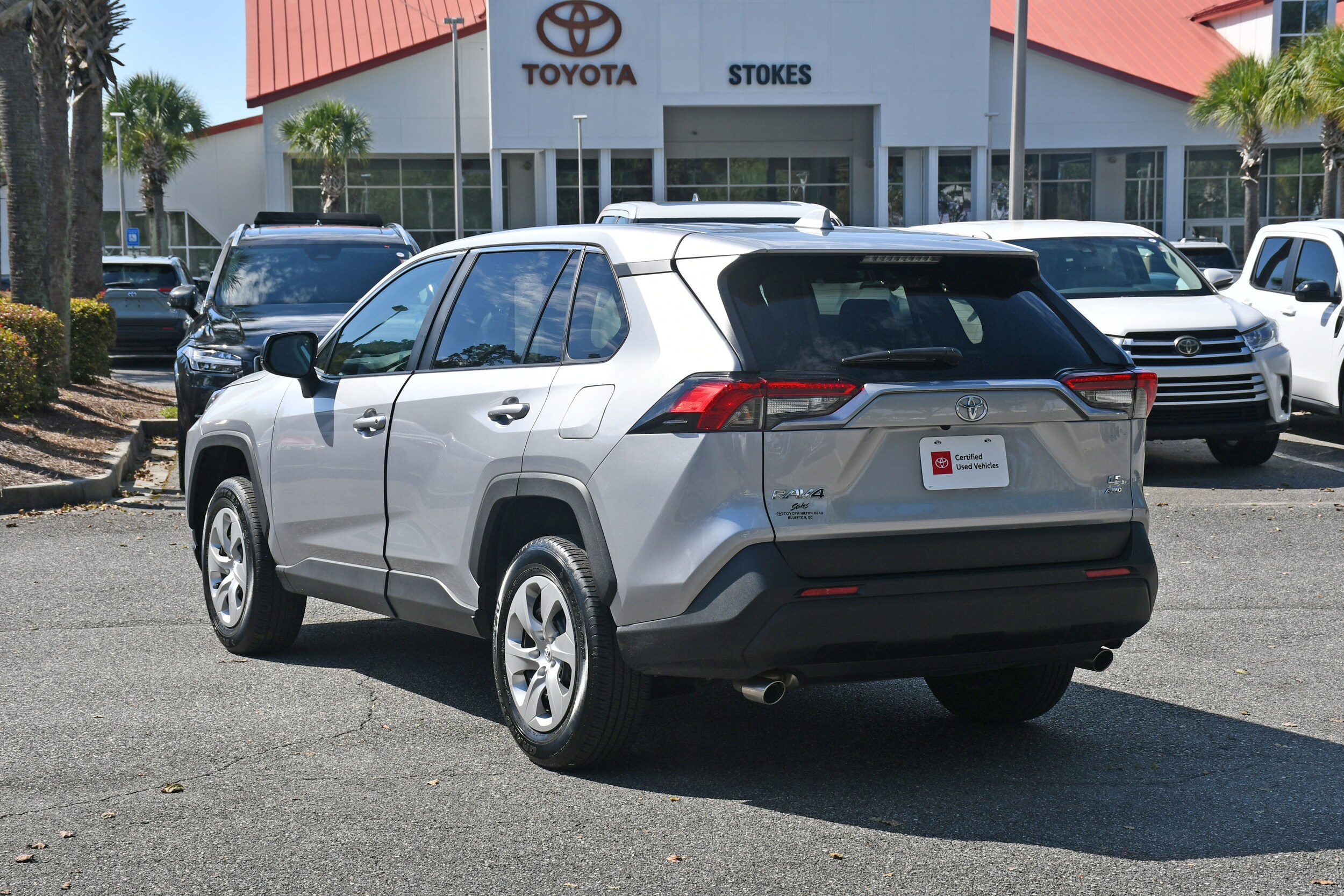 2023 Toyota RAV4 LE photo 2