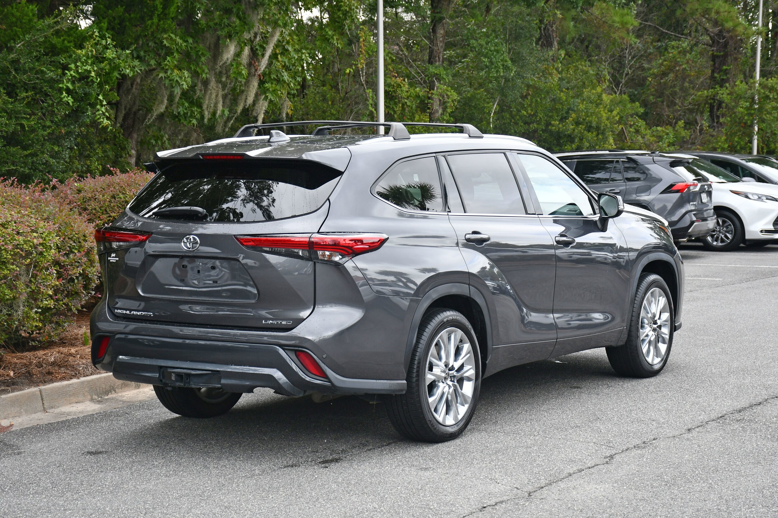 2023 Toyota Highlander Limited photo 3
