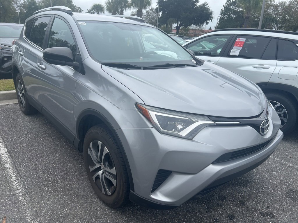 2016 Toyota RAV4 LE photo 2