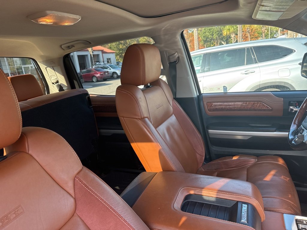 2015 Toyota Tundra CrewMax Platinum photo 3