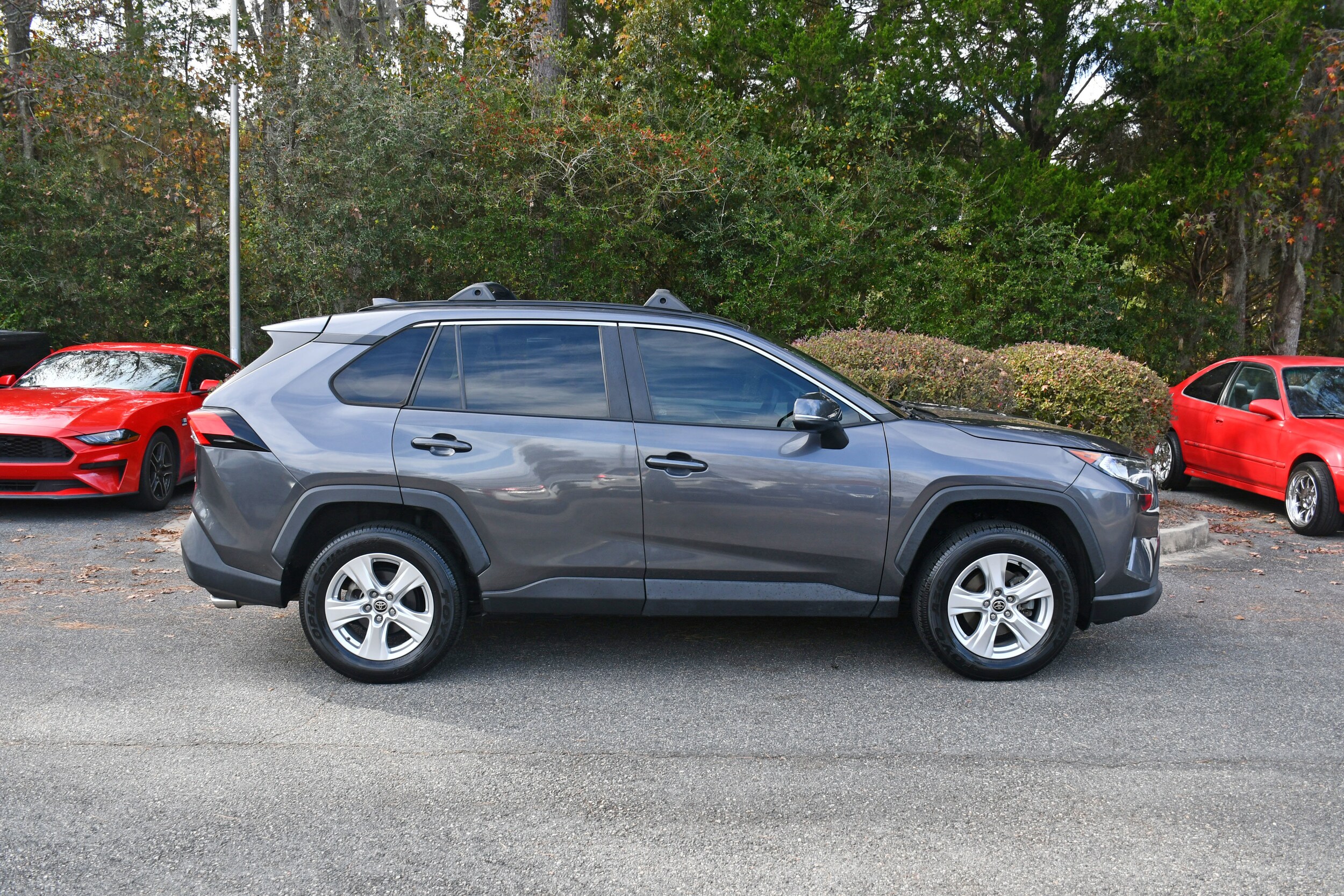 2021 Toyota RAV4 XLE photo 4