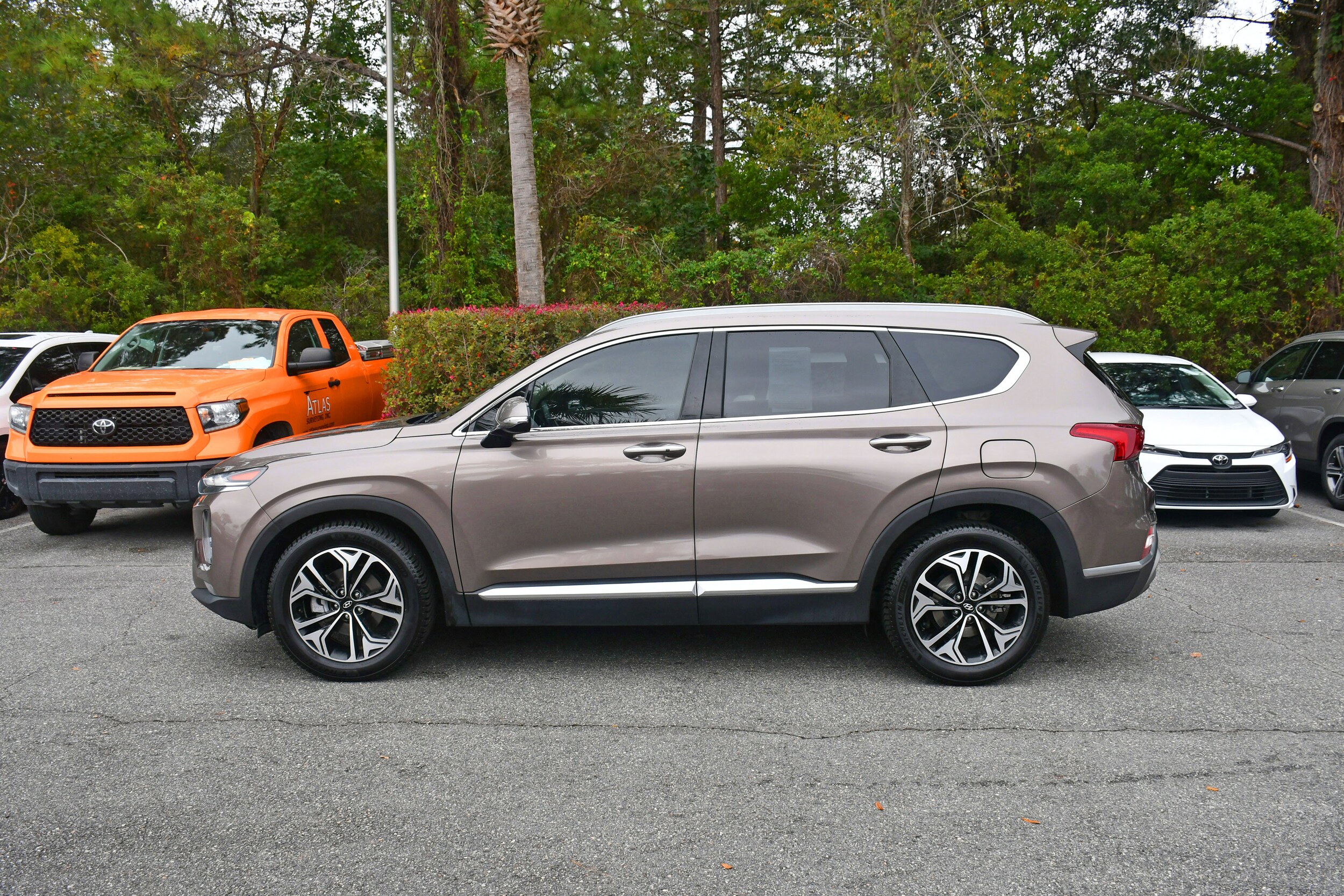 2019 Hyundai Santa Fe Limited photo 2