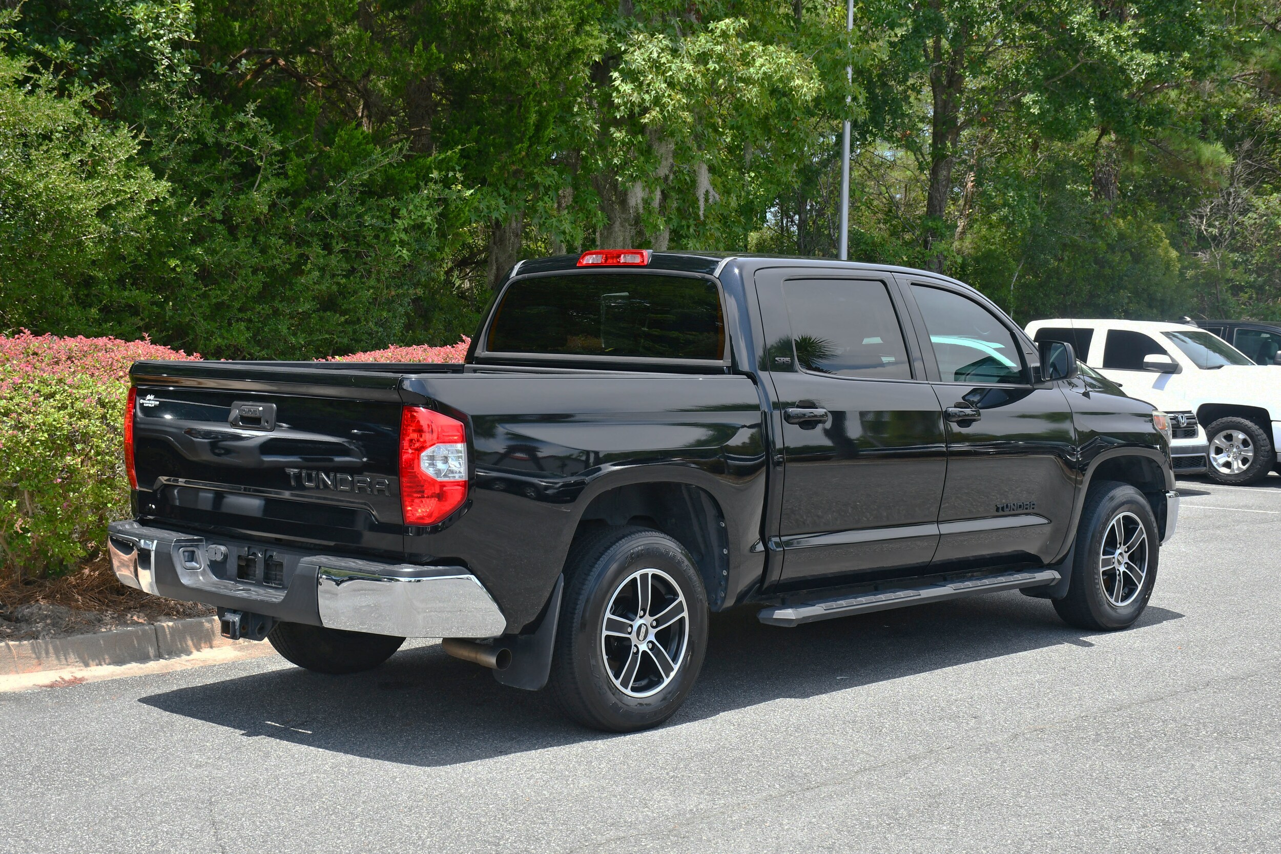 2019 Toyota Tundra SR5 CrewMax photo 3