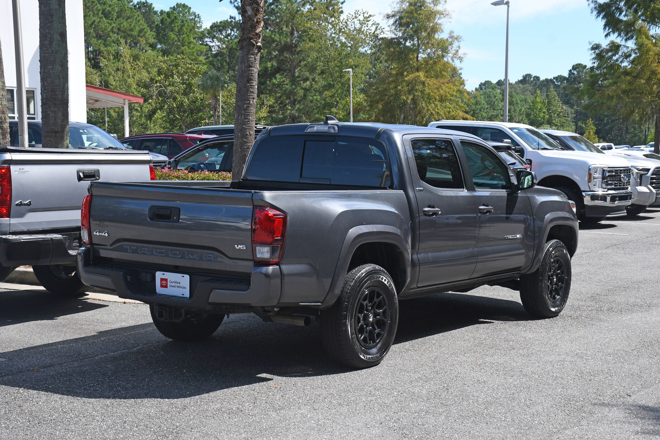2022 Toyota Tacoma SR5 Double Cab V6 photo 3