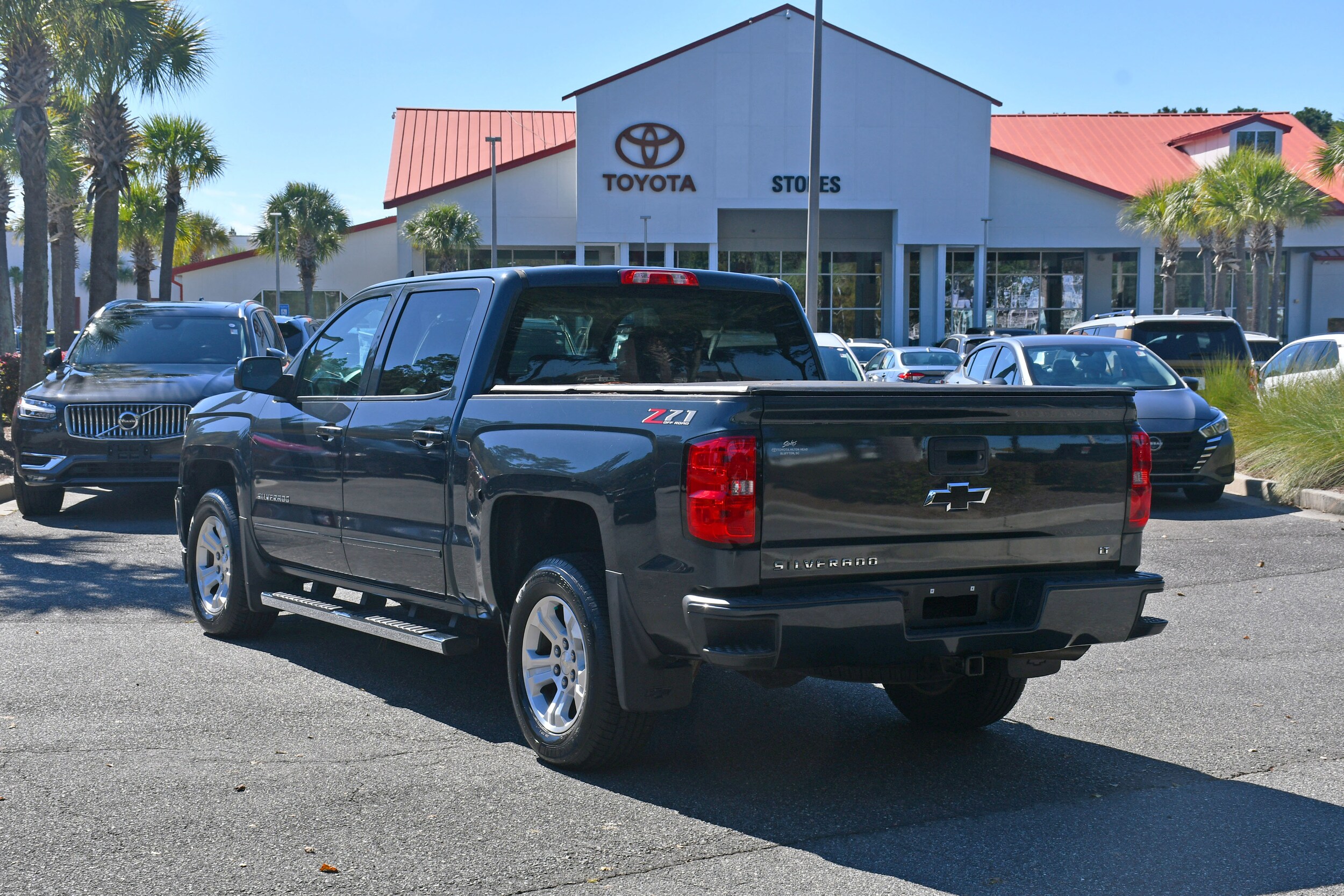 2018 Chevrolet Silverado 1500 LT photo 3