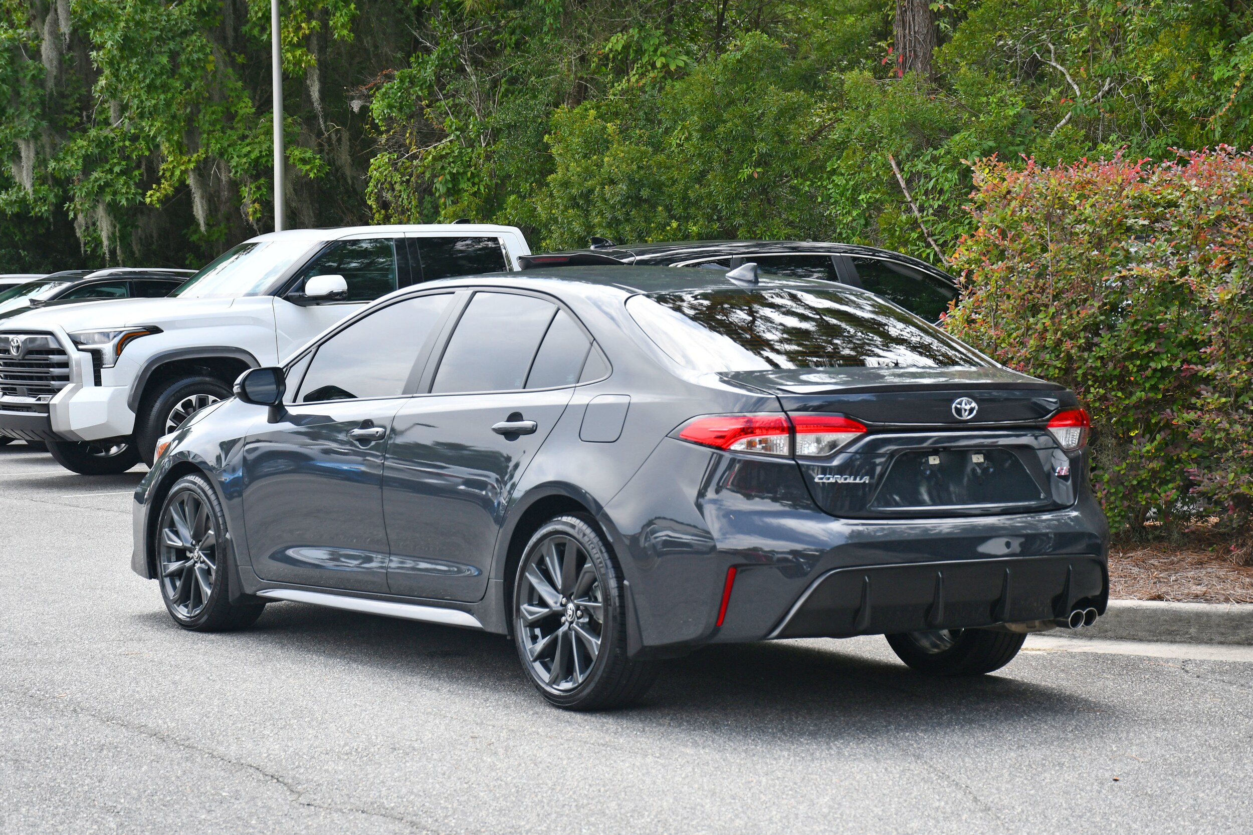 2025 Toyota Corolla SE photo 3