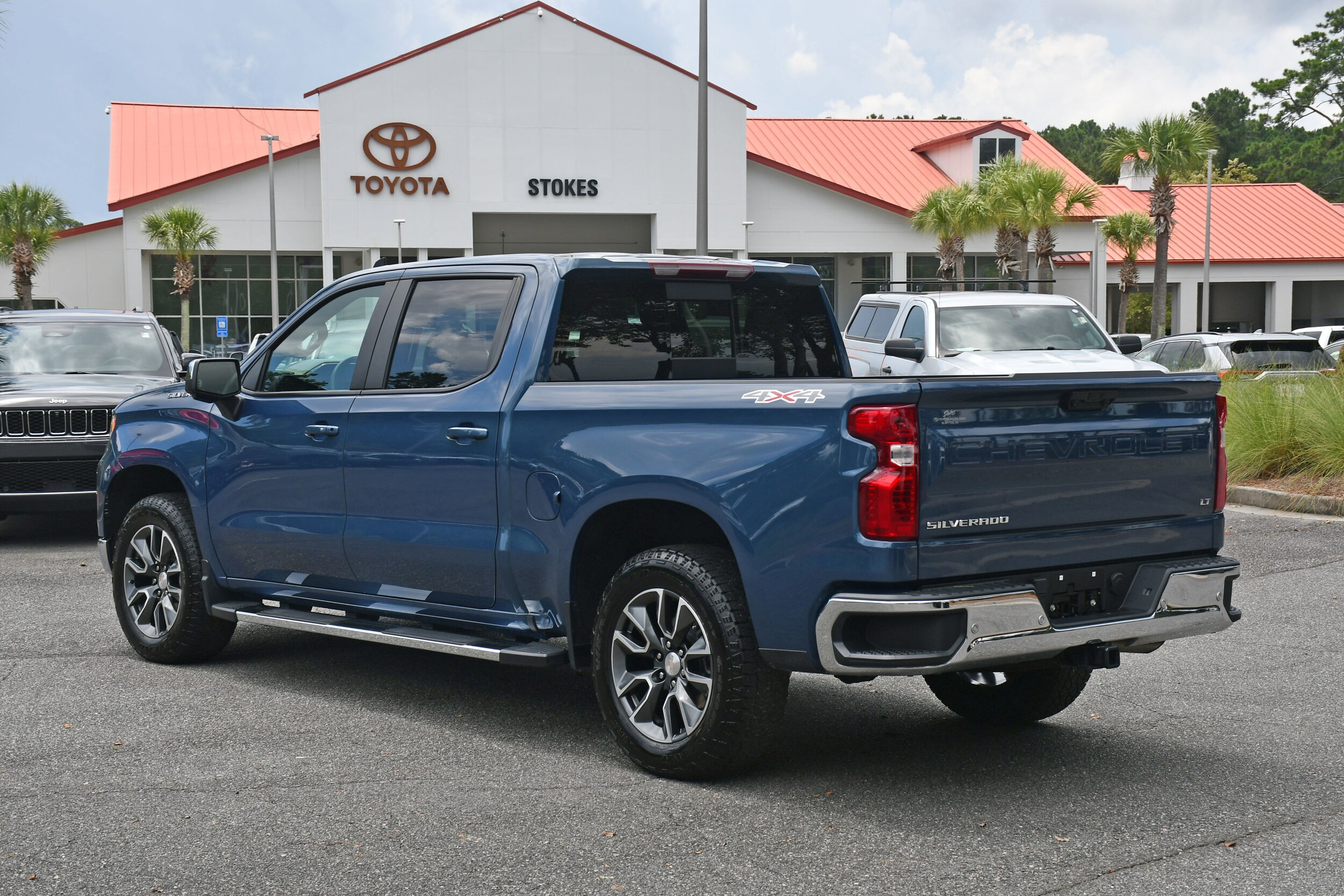 2024 Chevrolet Silverado 1500 LT photo 3